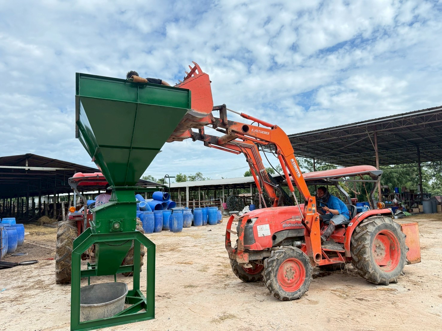 รับผลิต เครื่องตีป่นรุ่นโรงงาน ต่อกับรถไถนั่งขับ หรือ PTO