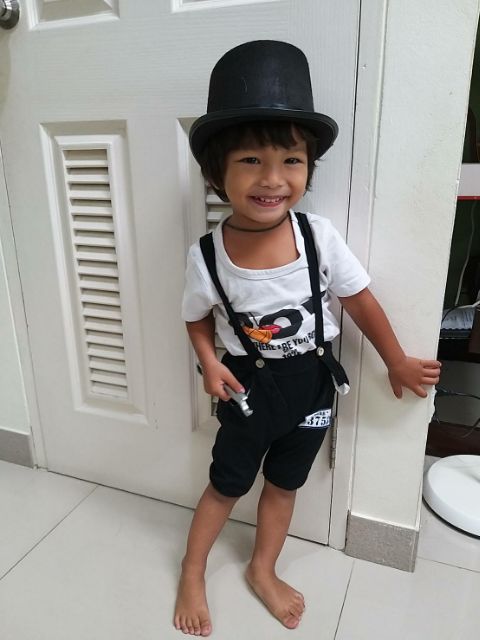 หมวกบรอดเวย์ หมวกมายากล หมวกแฟนซี ทรงสูงปีกเล็ก สีดำ