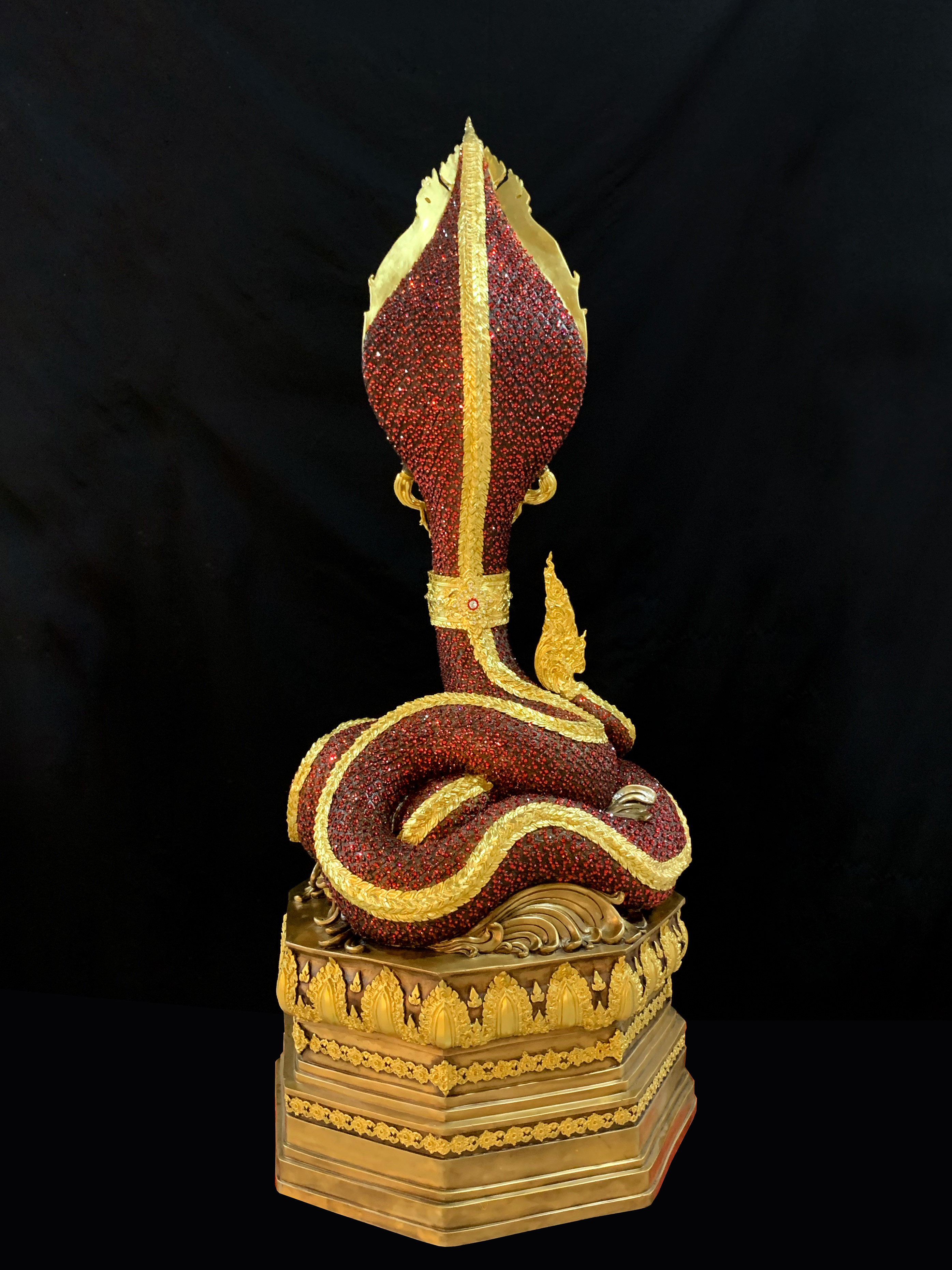 พญานาค สูง 159 cm.