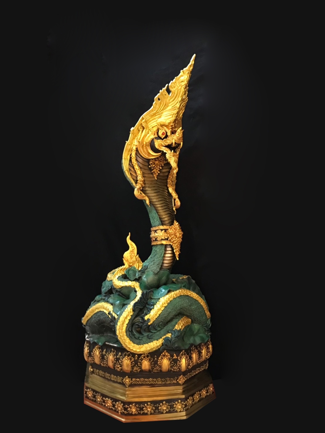 พญานาค สูง 149 cm.