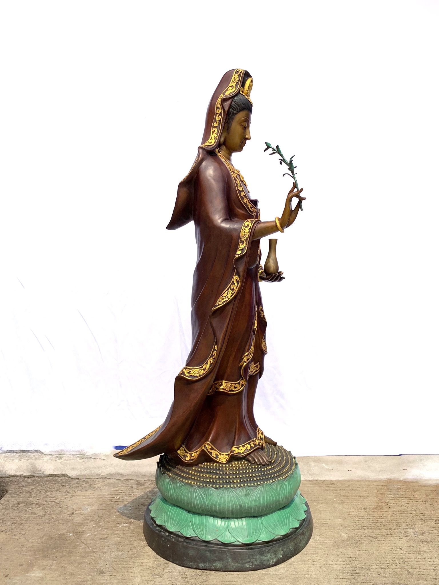 พระโพธิสัตว์กวมอิม สูง 149 cm