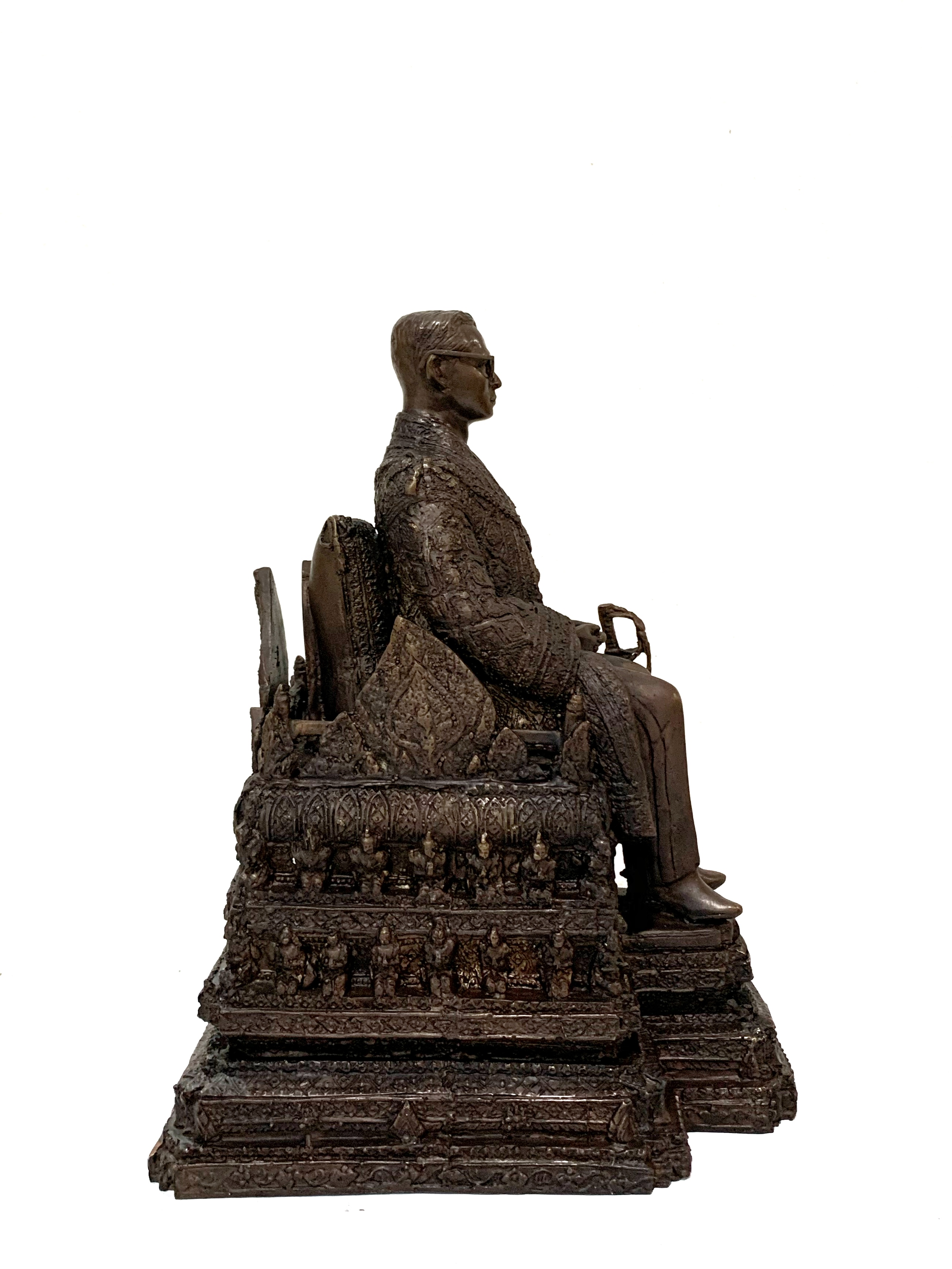 รัชกาลที่ 9 นั่งบัลลังก์ หน้าตัก 5 นิ้ว