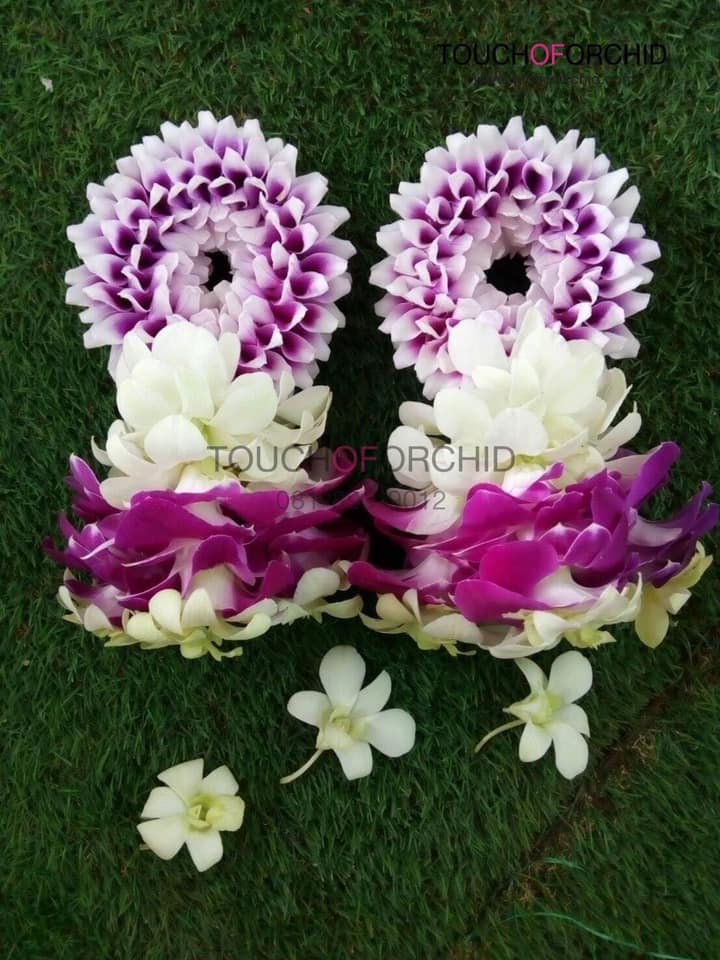 พวงมาลัยดอกกล้วยไม้สด ขนาดกลาง เส้นรอบวง 9 นิ้ว (23 ซม.) (กรุณาเลือกการจัดส่ง Lalamove)