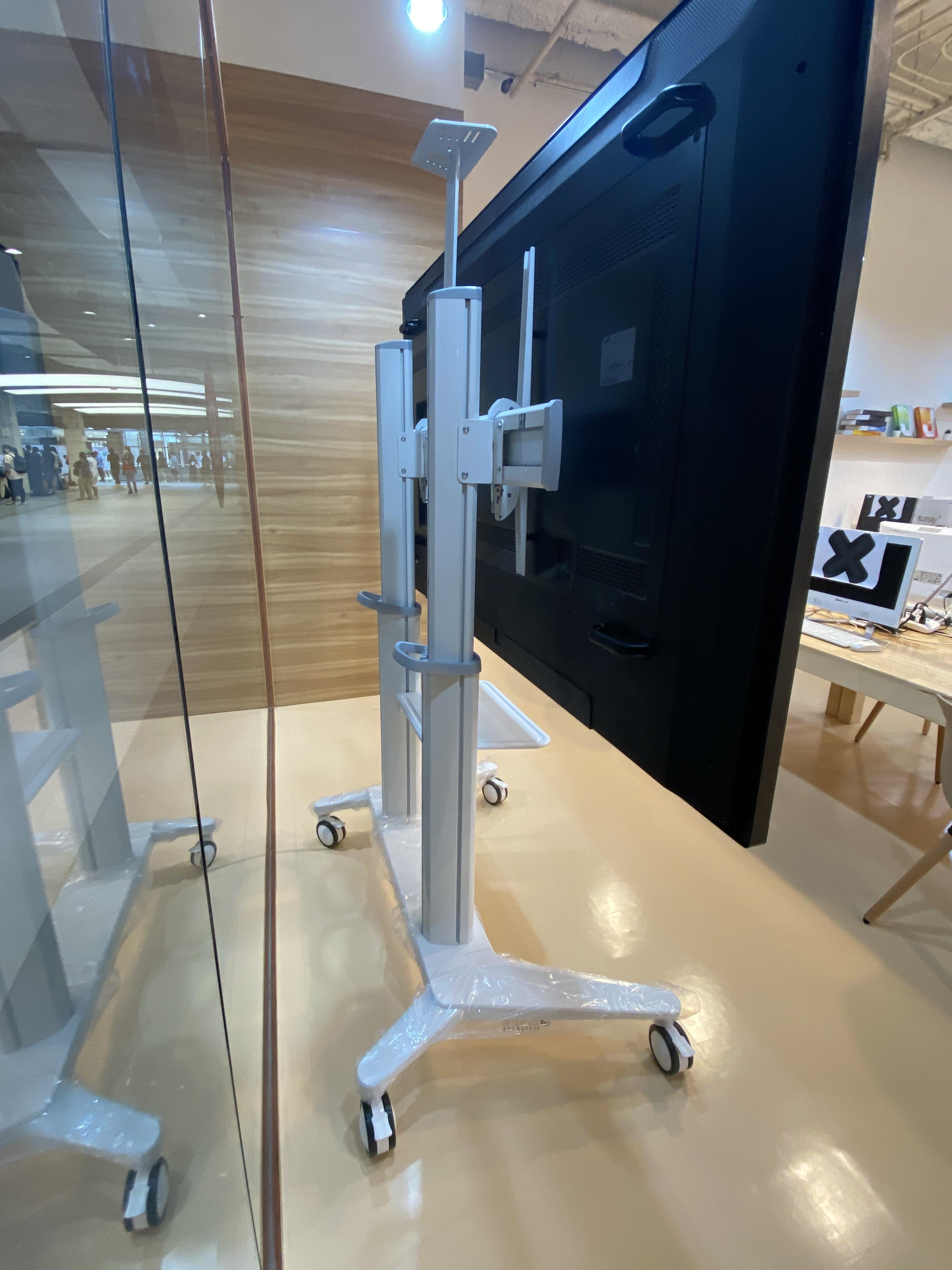 JMTVSTAND MT-F9400 ขาตั้งพื้นทีวีมีล้อเลื่อนTV Stand วัสดุ Aluminium อลูมิเนียม{สีขาว} แข็งแรง สวยหรู ทรงทันสมัย รองรับทีวี 70"-120"นิ้ว{รับประกัน 3 ปี}0964746498