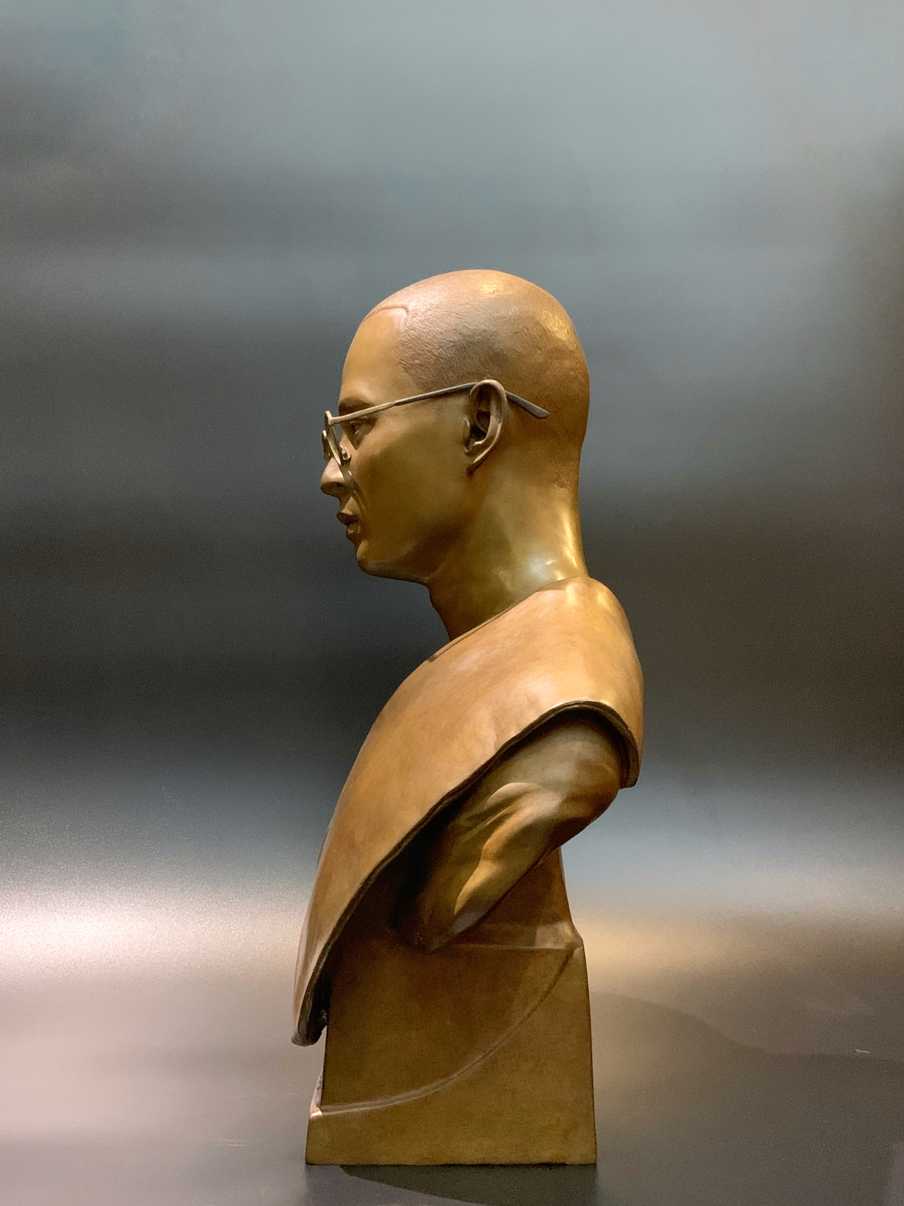 รัชกาลที่ 9 ทรงผนวช (องค์กลาง หมายเลข 35)