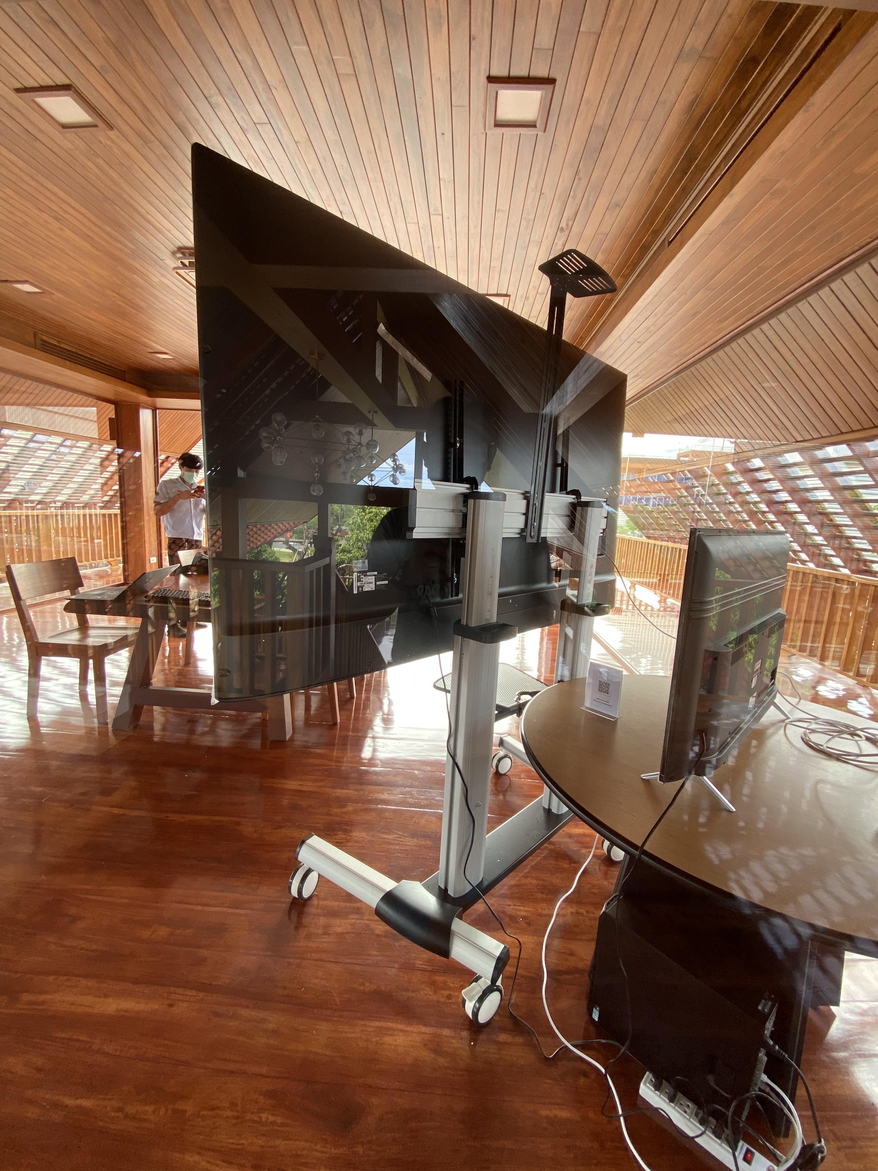 JMTVSTAND MT-F8200 ขาตั้งพื้นทีวีมีล้อเลื่อน(TV Stand) วัสดุ Aluminium อลูมิเนียม แบบล้อเลื่อนปรับสูง/ต่ำได้ 55"-98" นิ้ว{รับประกันสินค้า 3 ปี}0964746498