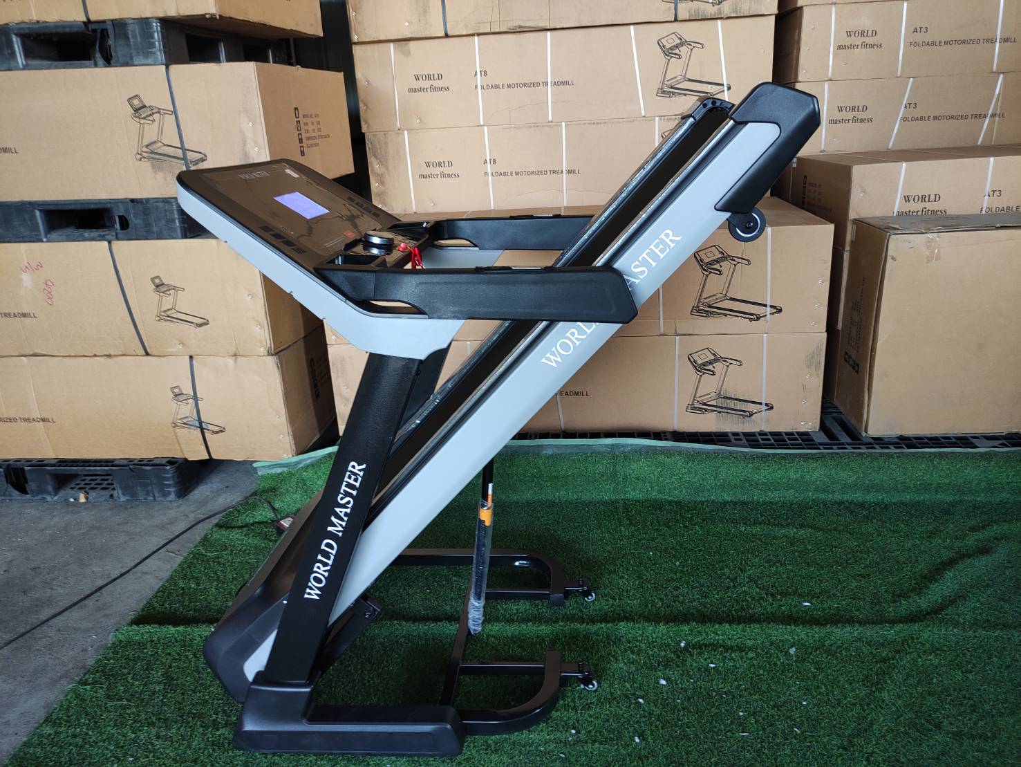 ลู่วิ่งไฟฟ้าWORLD MASTER รุ่น AT8 อเตอร์ 4.5แรงม้า เล่นAPP Zwift ได้