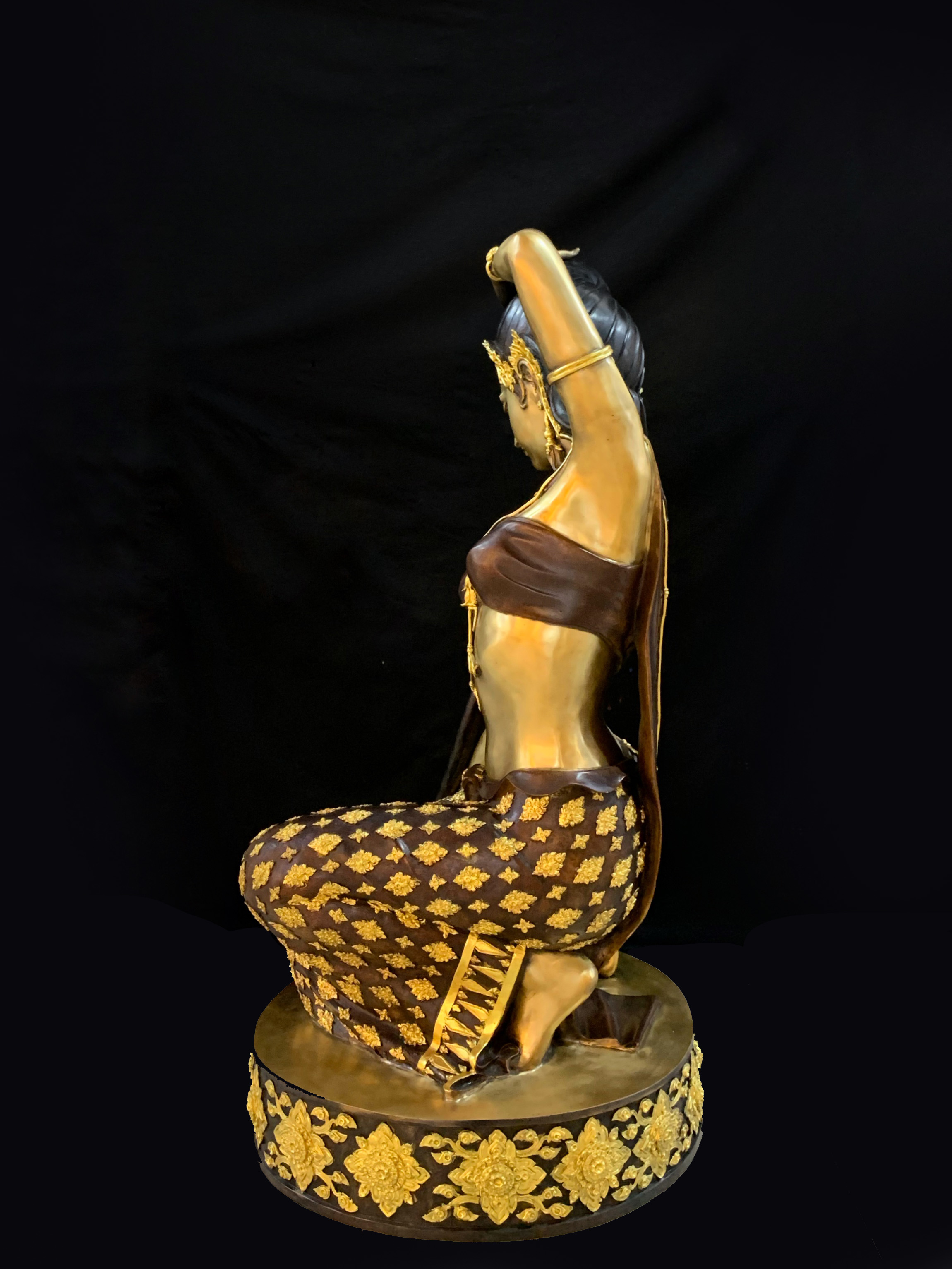 พระแม่ธรณีบีบมวยผม หน้าตัก 30 นิ้ว