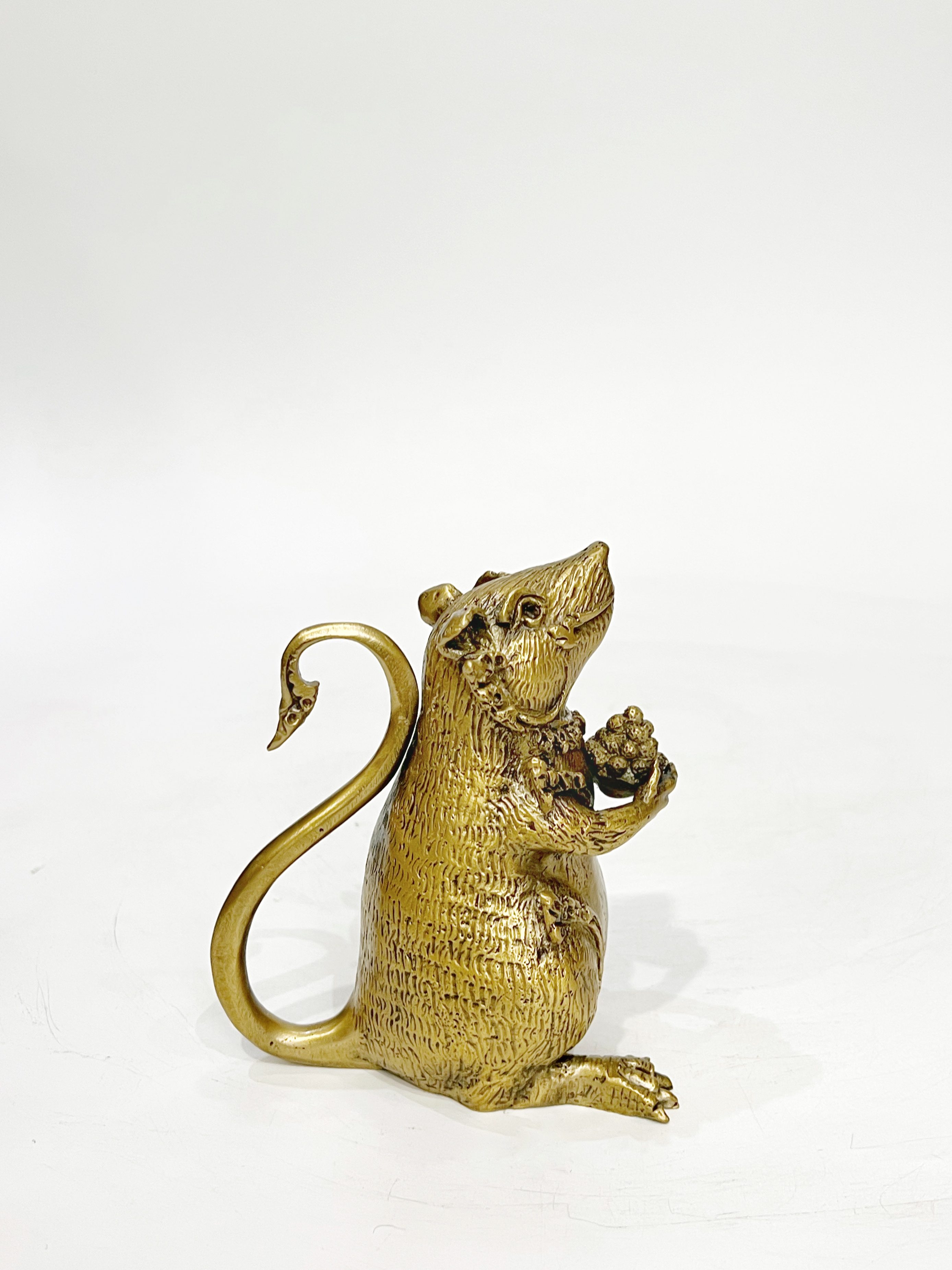 ชุด : หนูมุสิกะ (ถือขนม 2+วางกำยาน 1)