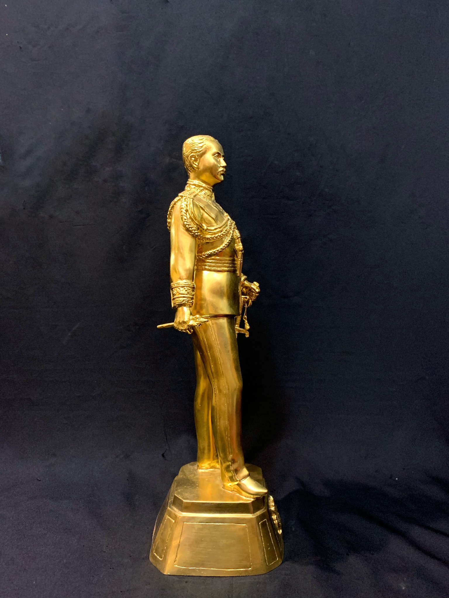 รัชกาลที่ 5 หน้าตัก 12 นิ้ว