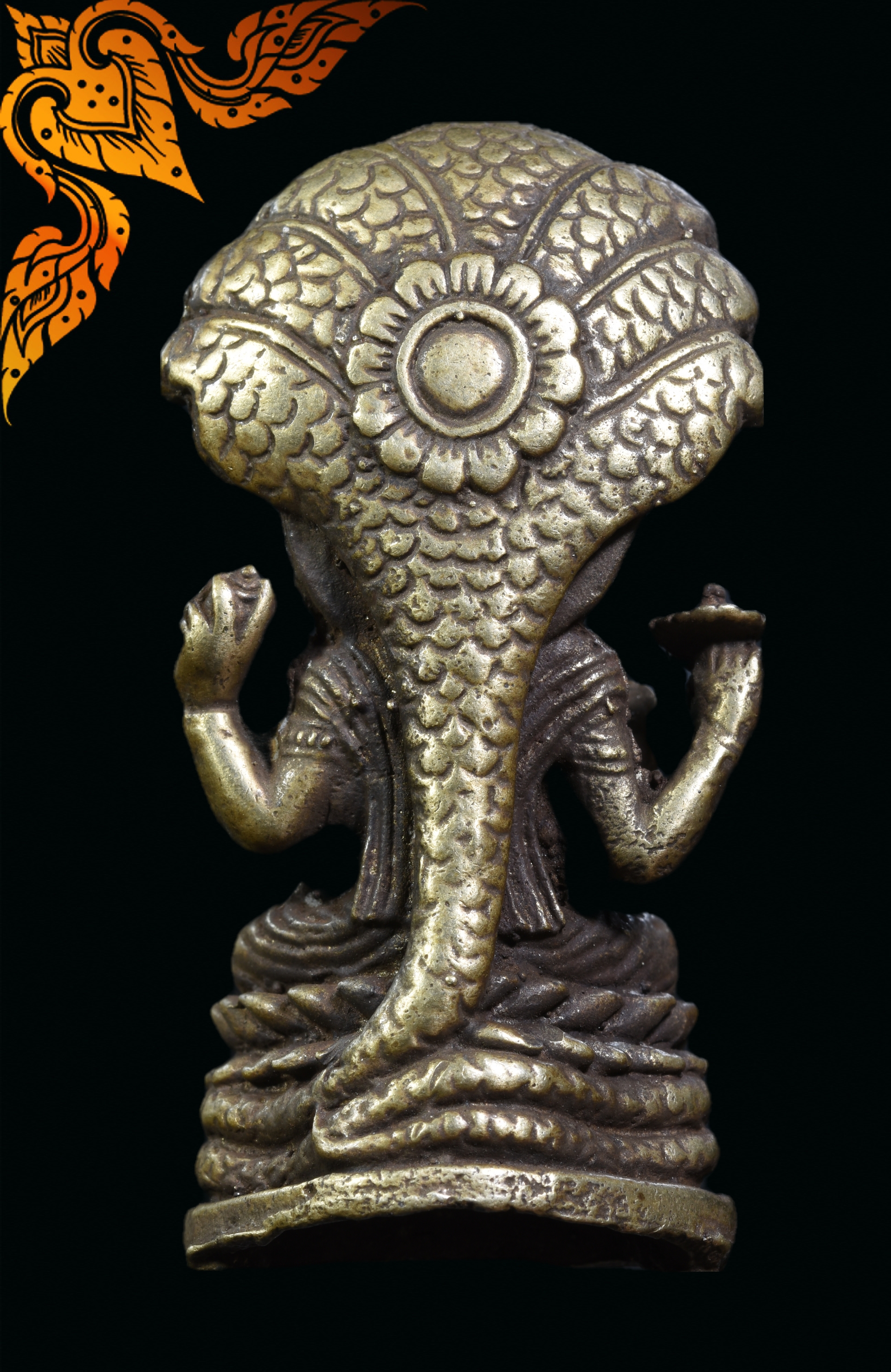 เทวรูปพระนารายณ์สี่กร ทรงนาคเจ็ดเศียร