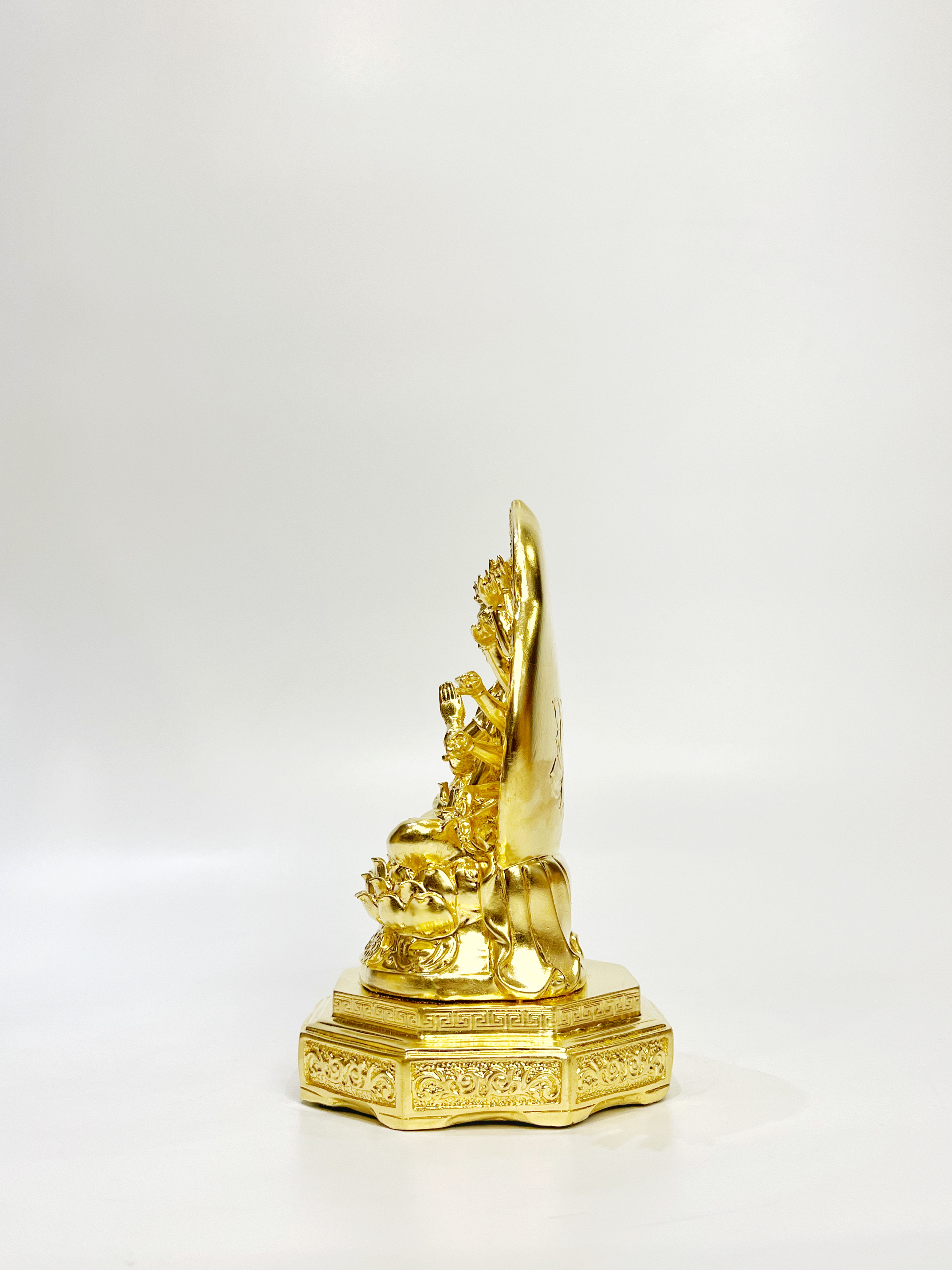 พระโพธิสัตว์กวนอิม เจ้าแม่กวนอิม ปางพันมือ หน้าตัก 3 นิ้ว (ฐานแปดเหลี่ยม)