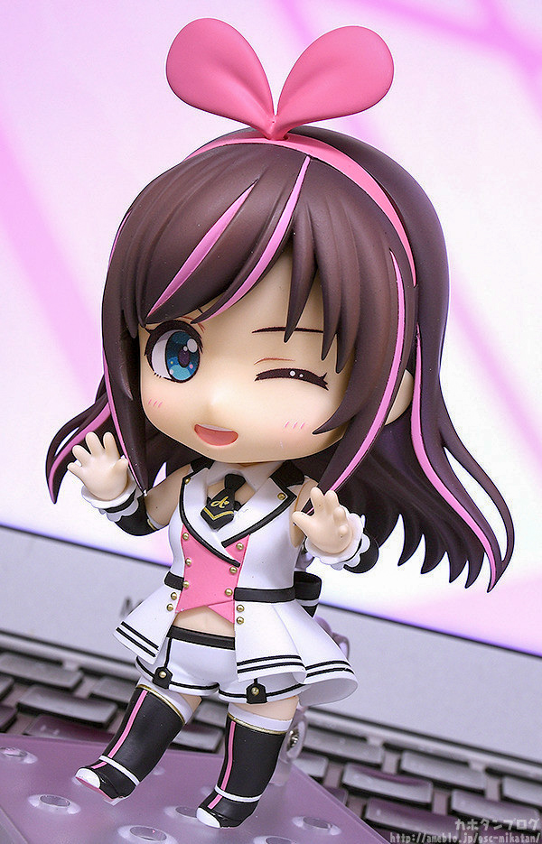 [In-Stock] Kizuna Ai 2019 Ver. - Nendoroid #1115 (Good Smile Company)