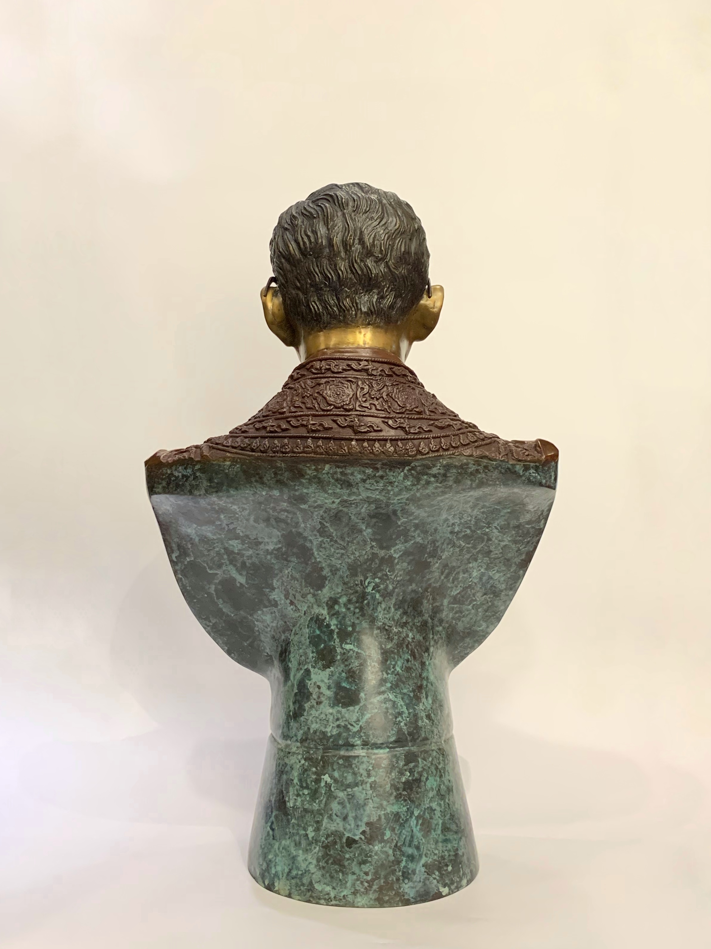 รัชกาลที่ 9 ครึ่งพระองค์ (ขนาดเท่าจริง)