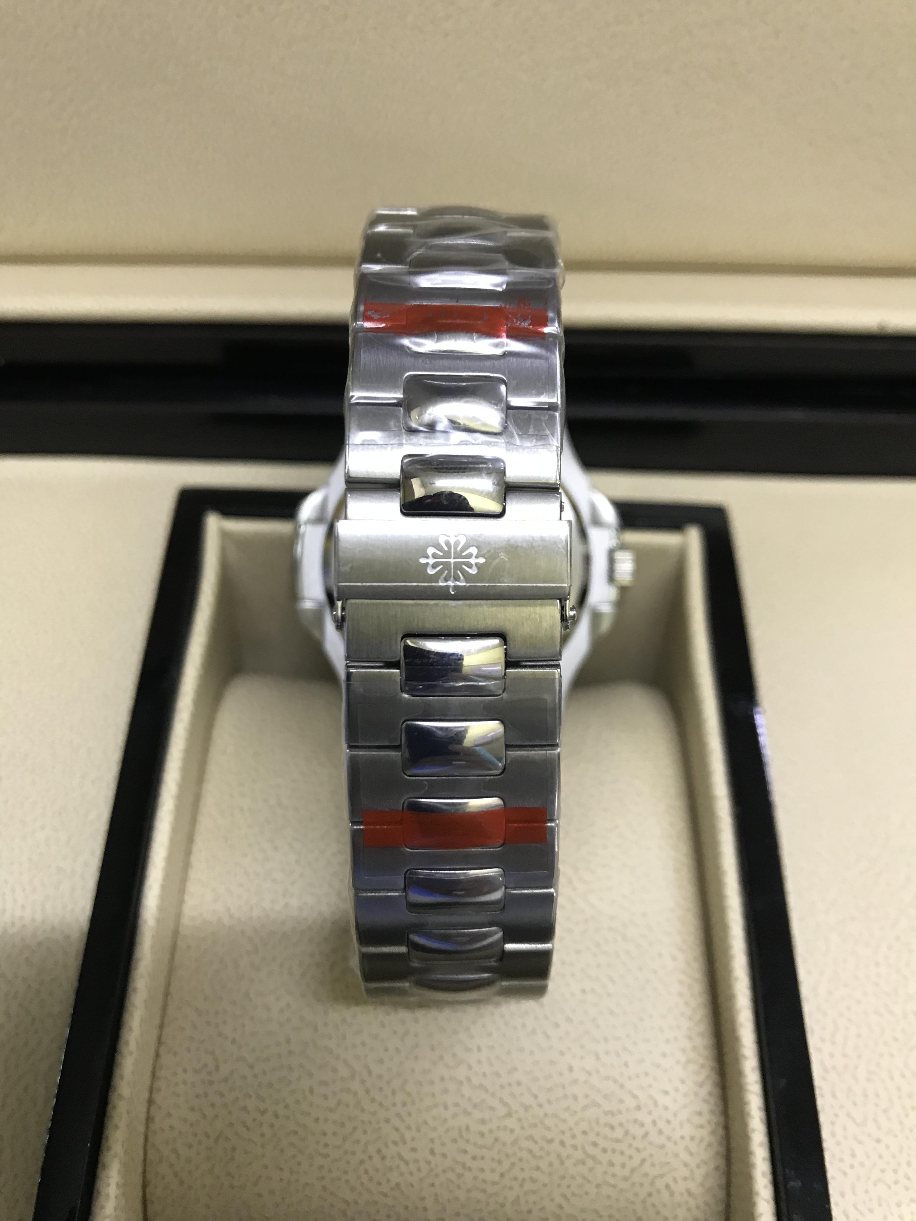 Patek Philippe Nautilus 5712/1A-001 (Swiss)