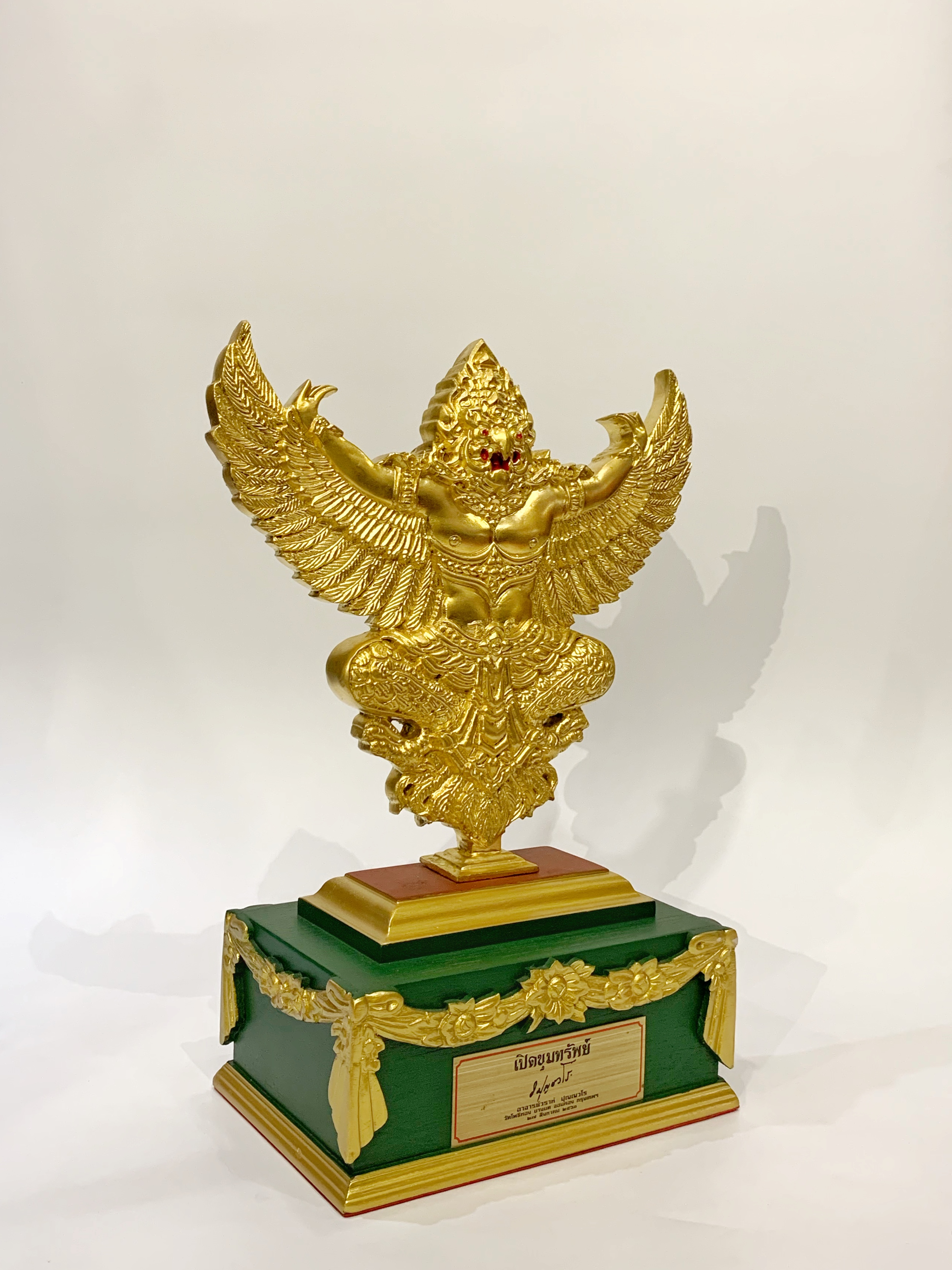 พญาครุฑองค์บูชา รุ่น เปิดขุมทรัพย์