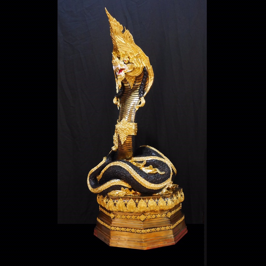 พญานาค สูง 159 cm.
