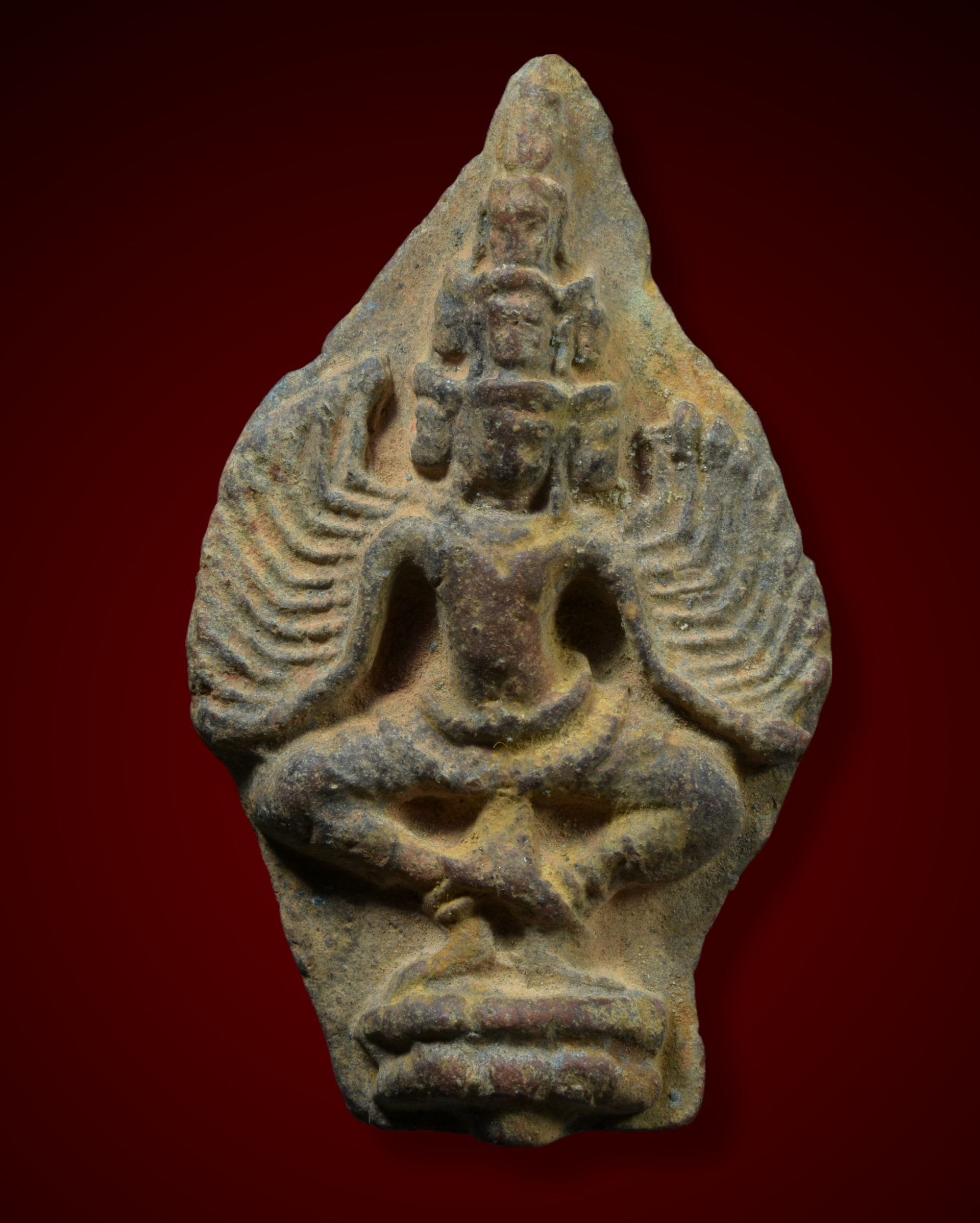 พระเหวัชระ เนื้อดิน