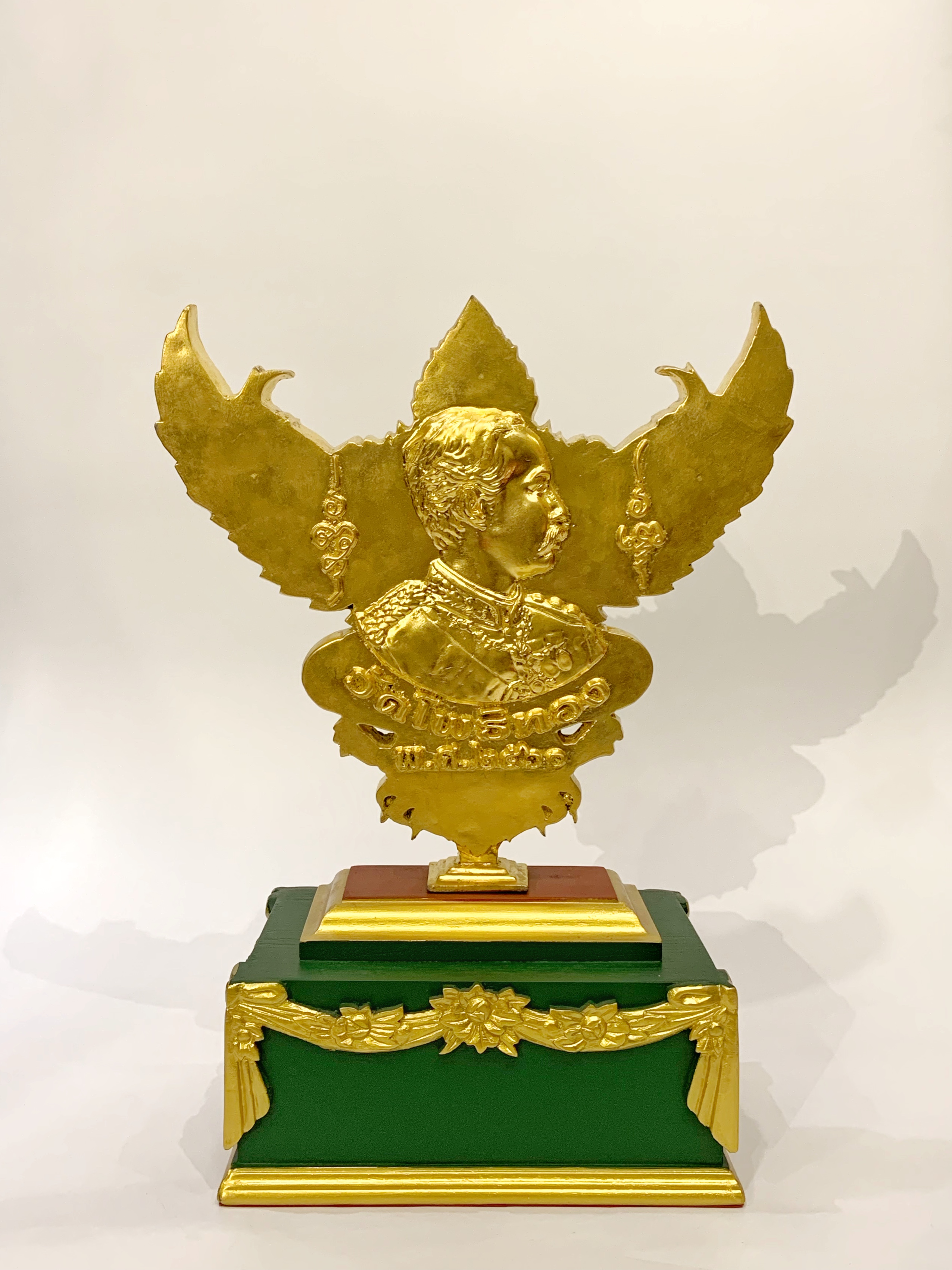 พญาครุฑองค์บูชา รุ่น เปิดขุมทรัพย์