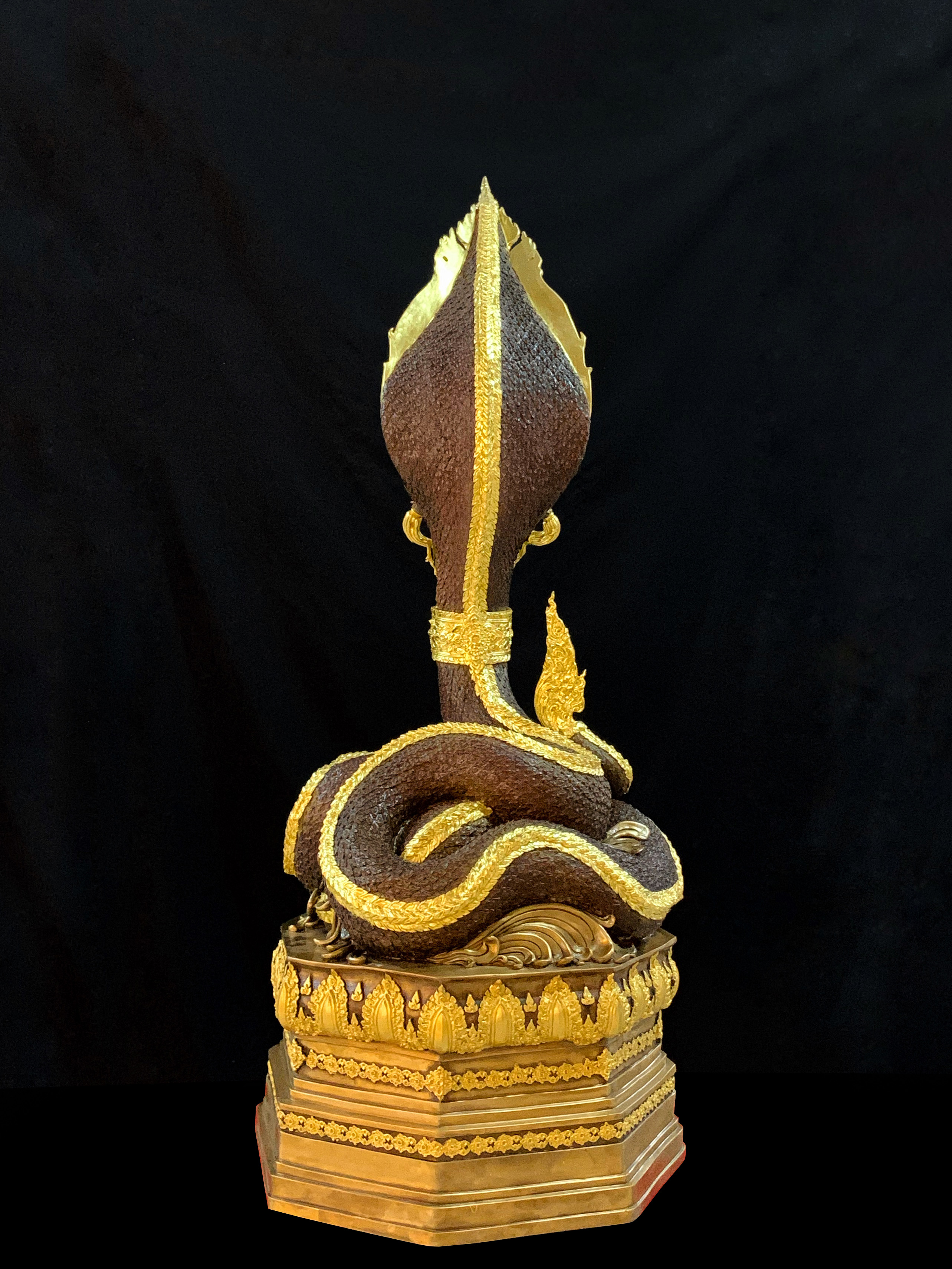 พญานาค สูง 159 cm.