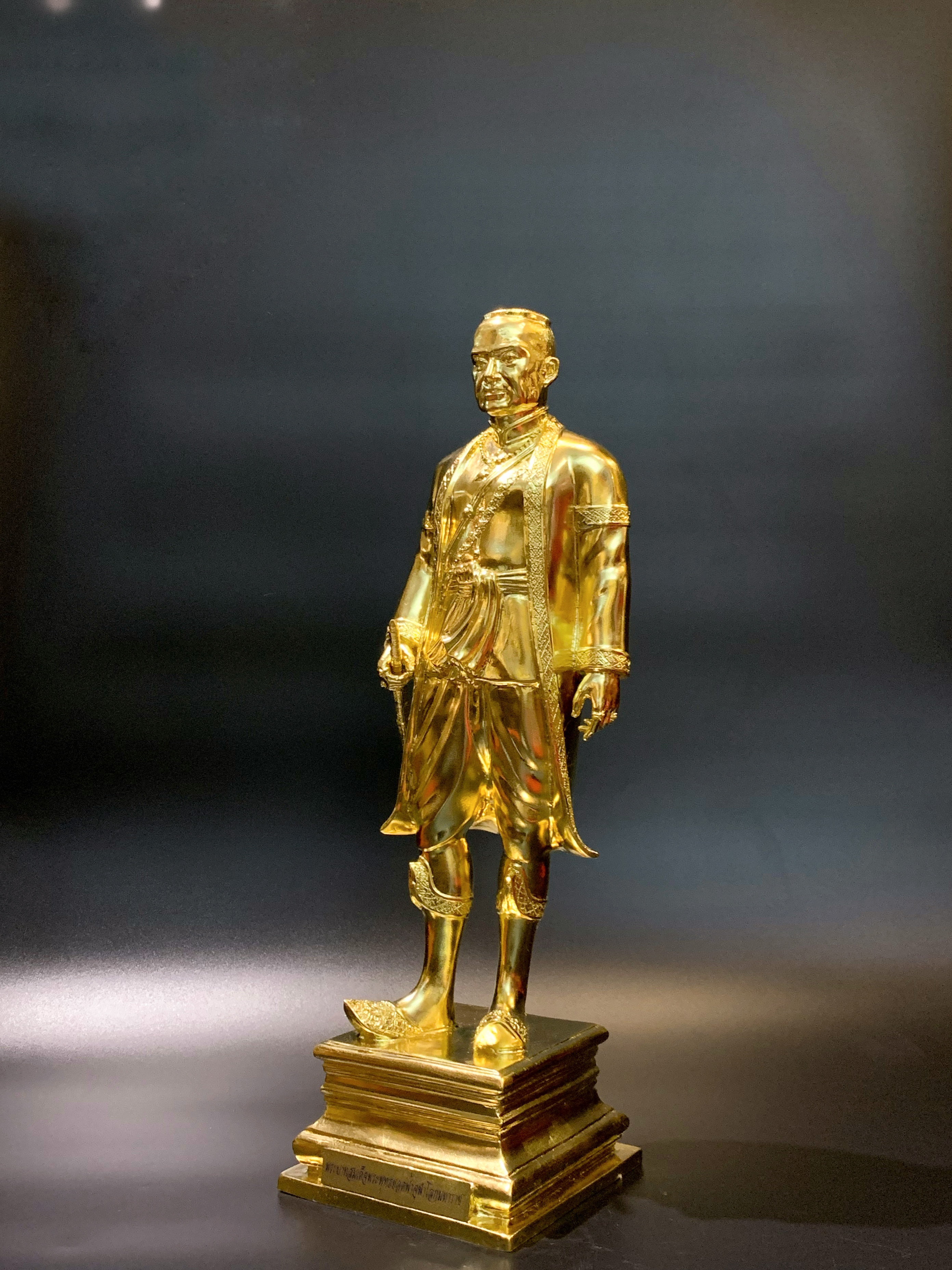 รัชกาลที่ 1 หน้าตัก 9 นิ้ว