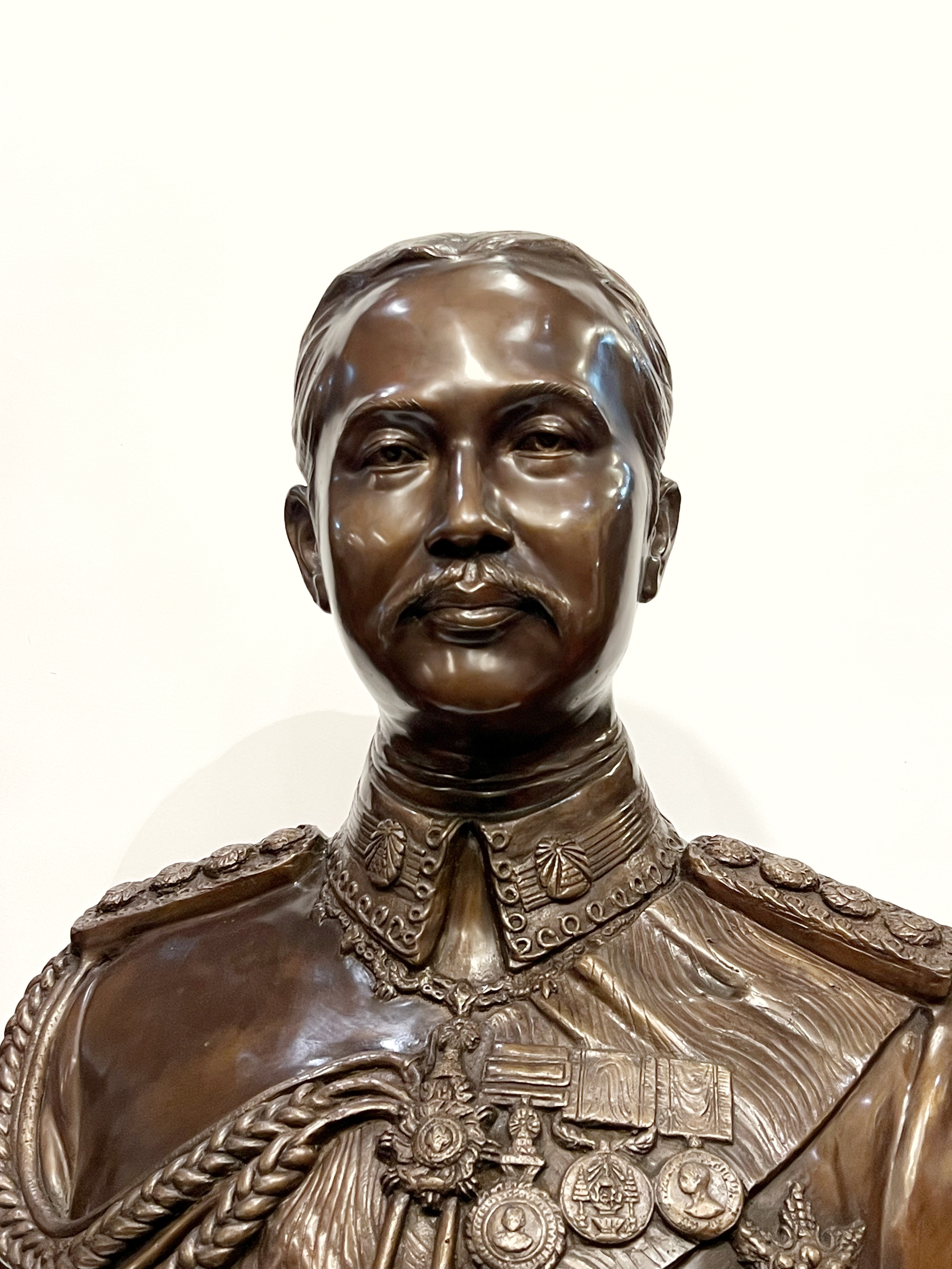 รัชกาลที่ 5 ครึ่งพระองค์ (ขนาดเท่าจริง)