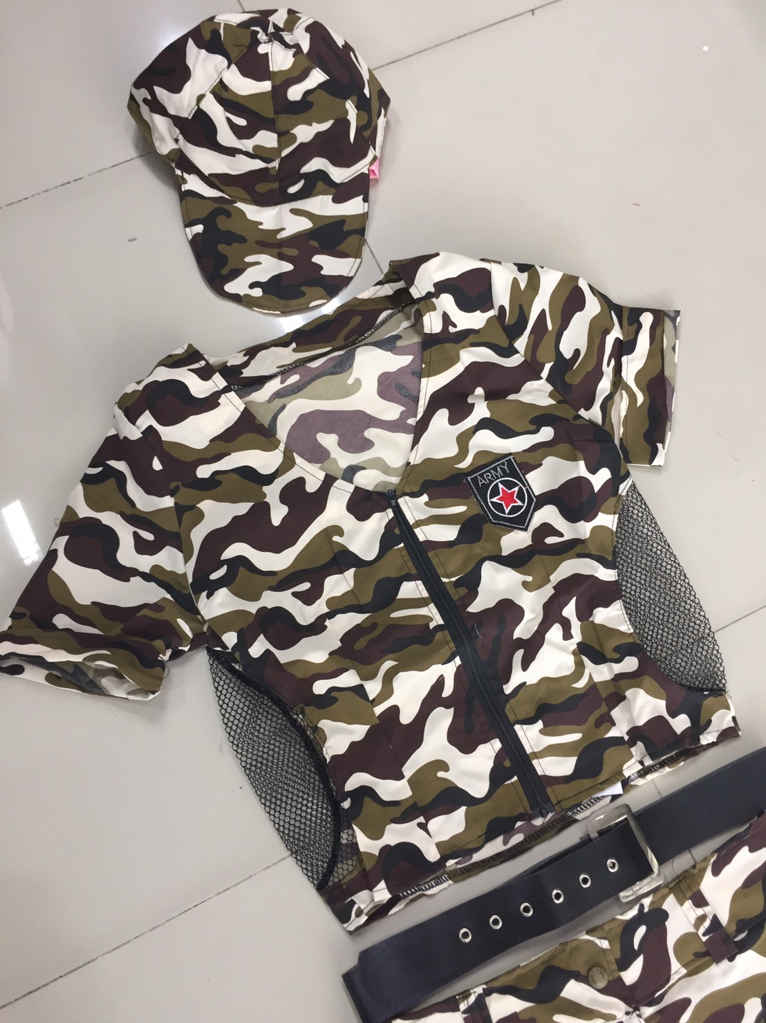 ชุดหทารหญิง ชุดทหารลายพราง กางเกงขาสั้นเอวเว้าตาข่าย+หมวกแก๊บลายพราง