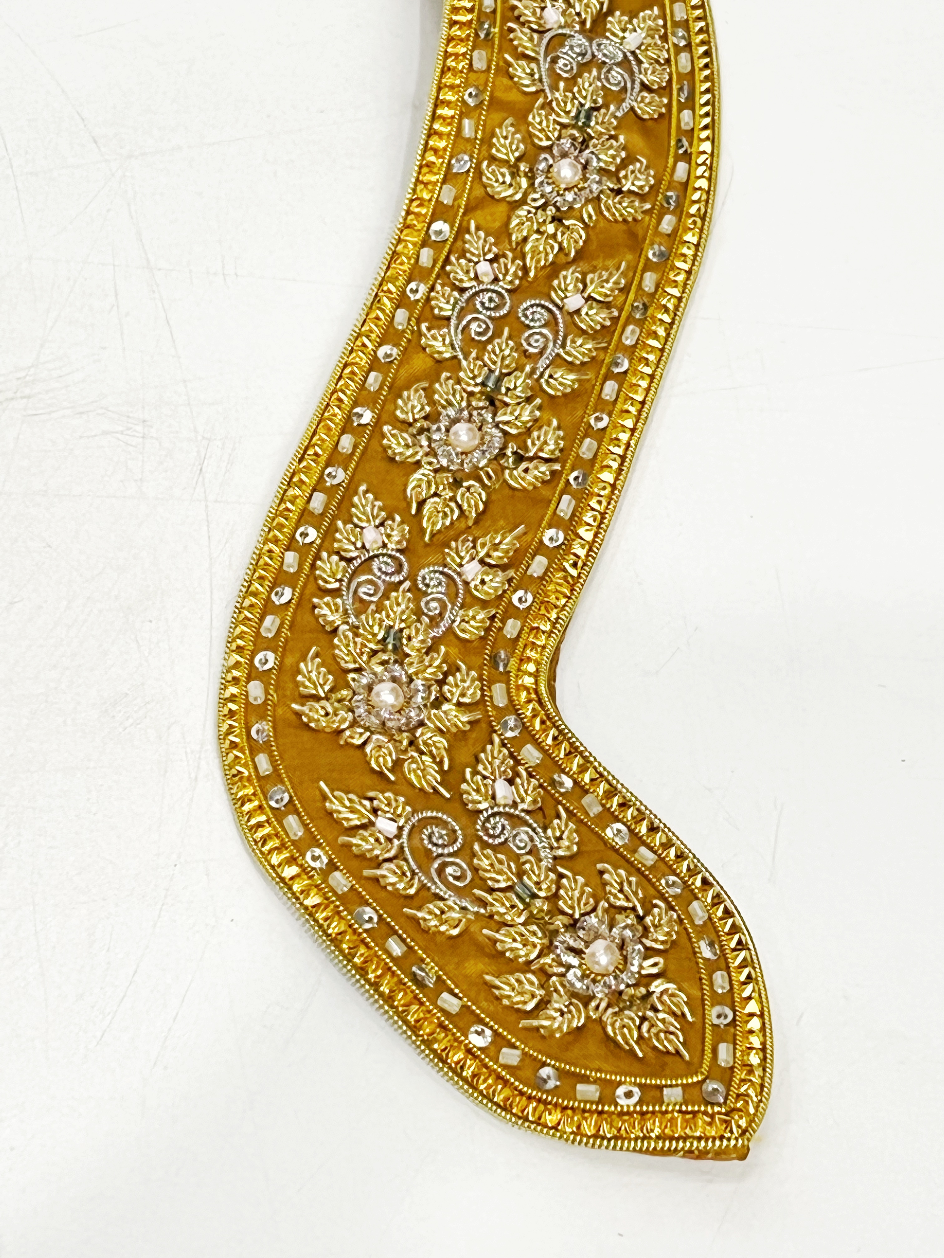 สังฆาฏิปักดิ้นทอง สำหรับพระพุทธรูปขนาดหน้าตัก 9 นิ้ว