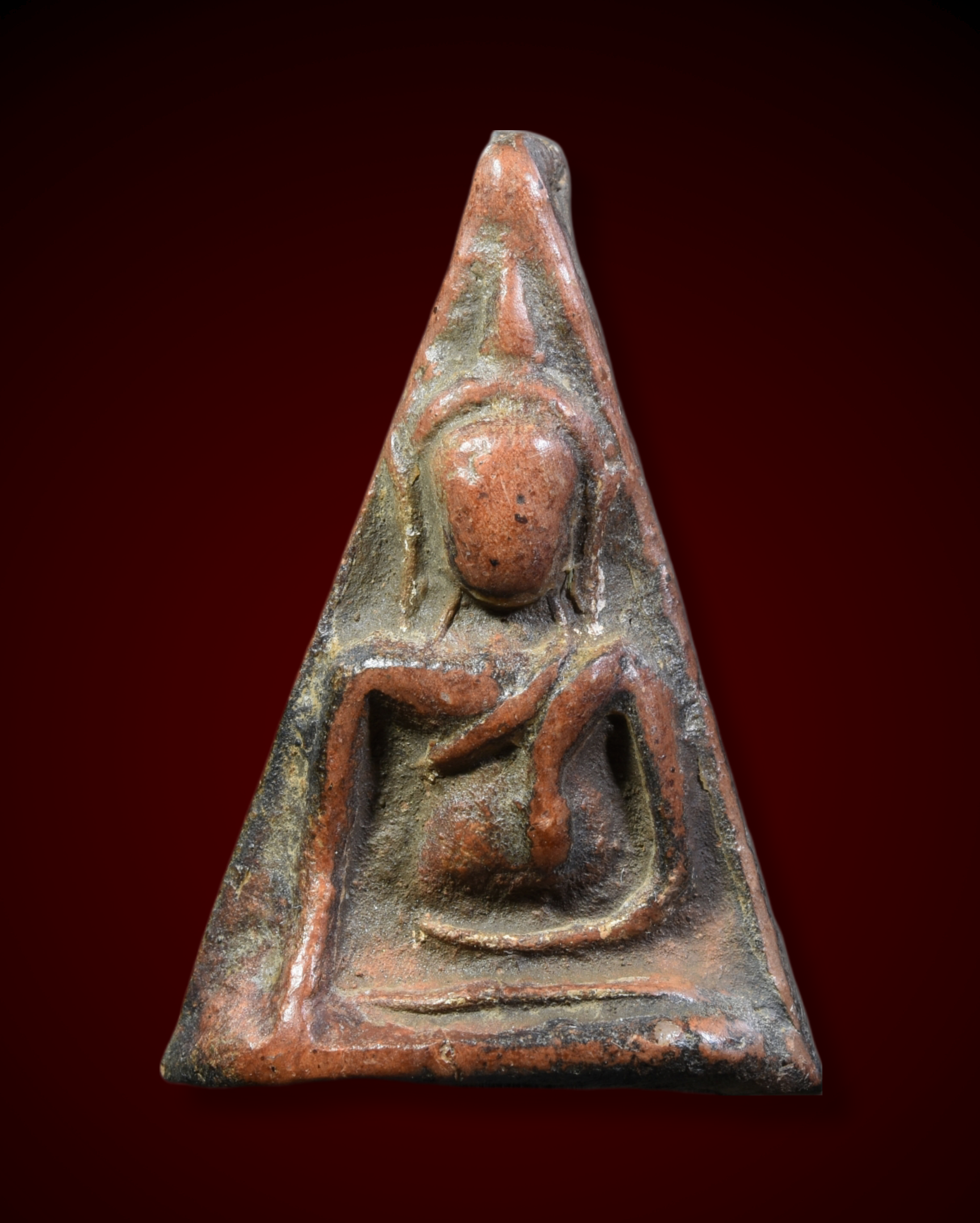 พระนางพญา พิมพ์เข่าตรง