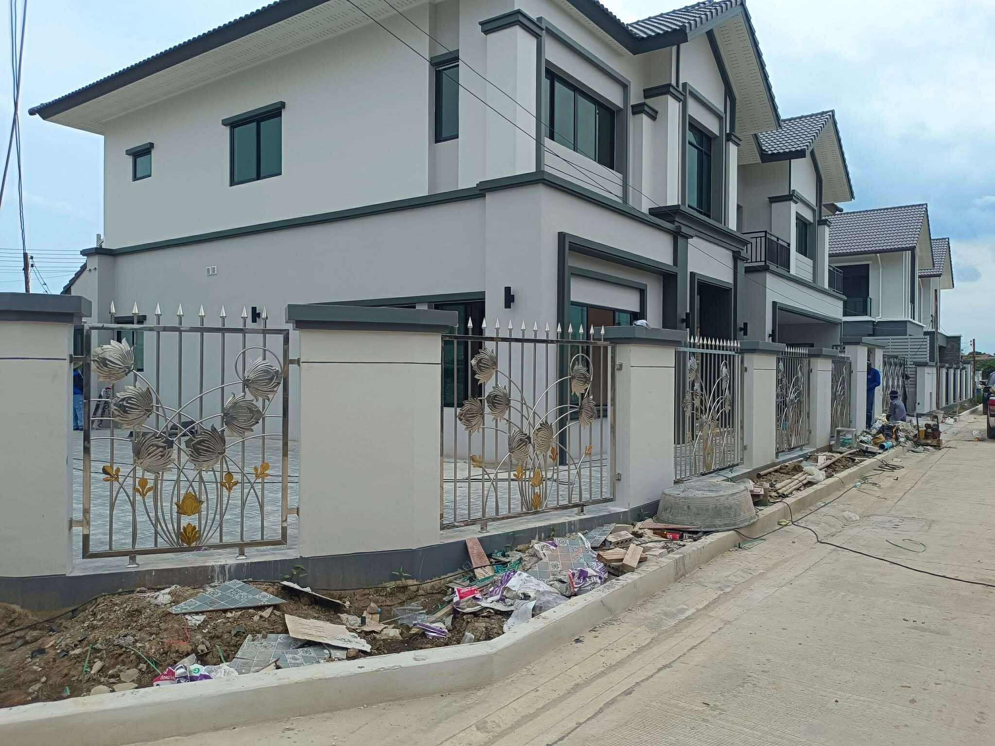 พิษณุโลก ประตูรีโมท มอเตอร์รีโมท ช่างสแตนเลส ประตูรั้วสแตนเลส Tel. 095-1955898