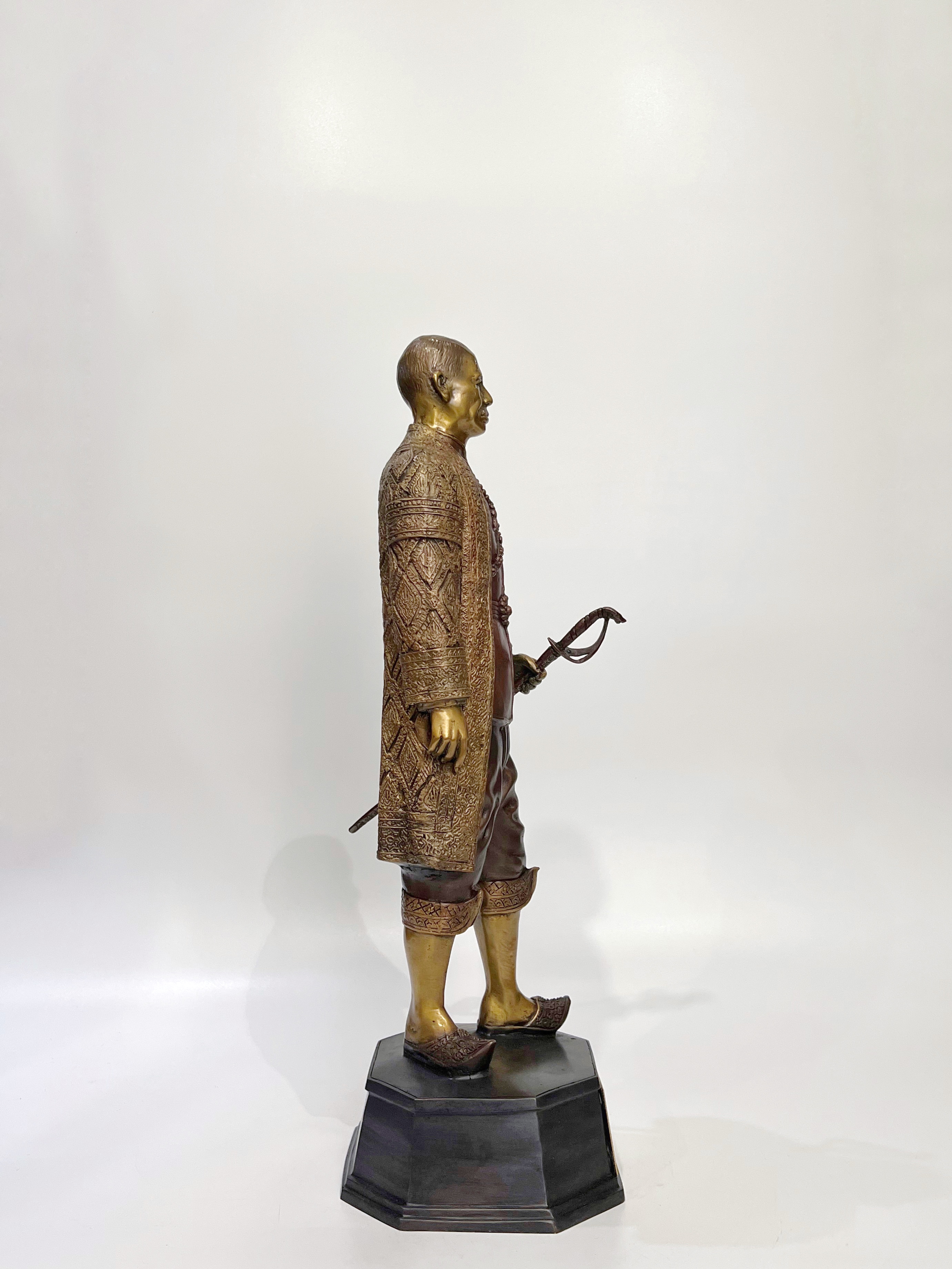 ประติมากรรมชุด 9 รัชกาล หน้าตัก 9 นิ้ว