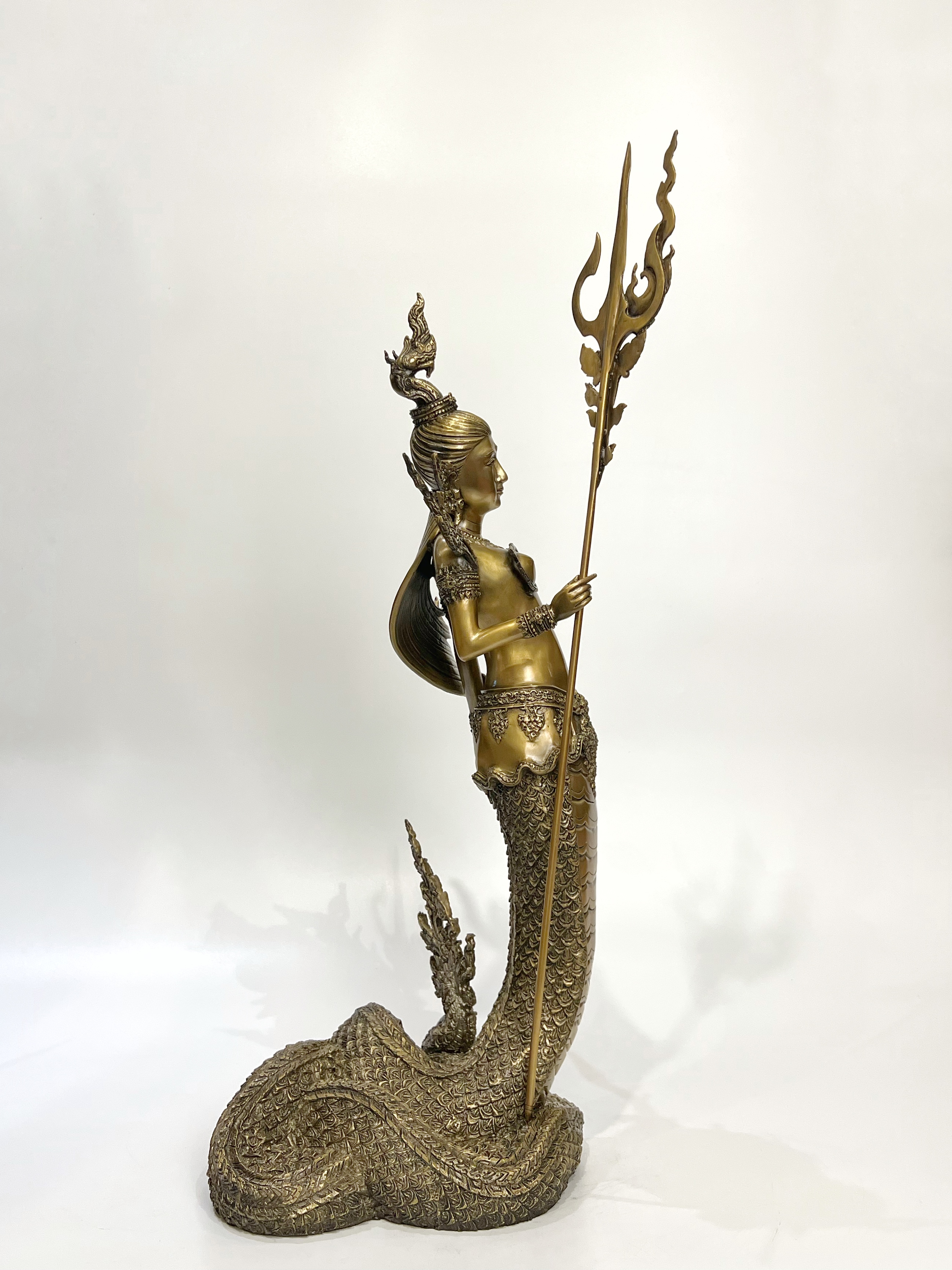 ปู่ ย่า นาคราช หน้าตัก 12 นิ้ว