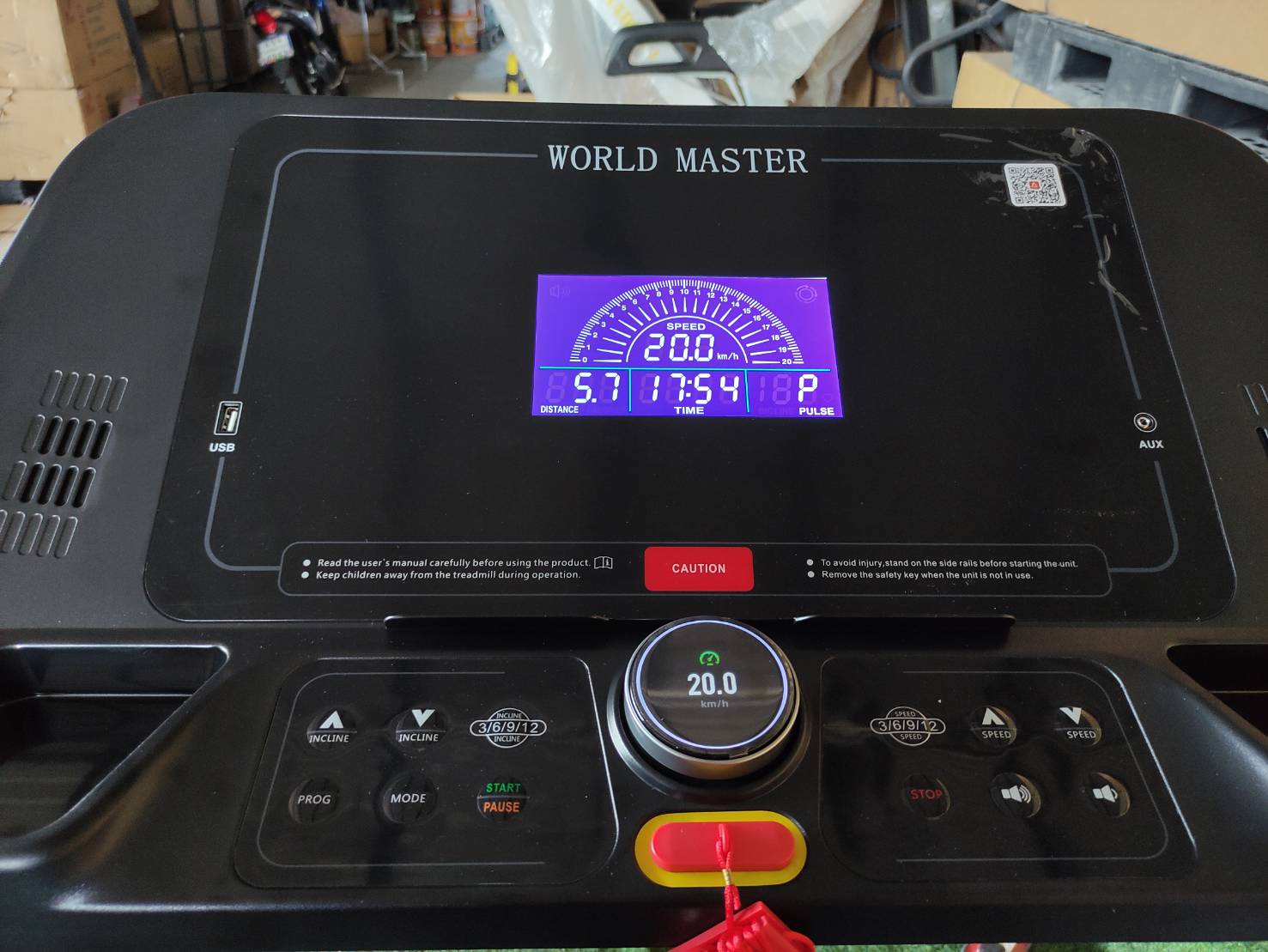 ลู่วิ่งไฟฟ้าWORLD MASTER รุ่น AT8 อเตอร์ 4.5แรงม้า เล่นAPP Zwift ได้