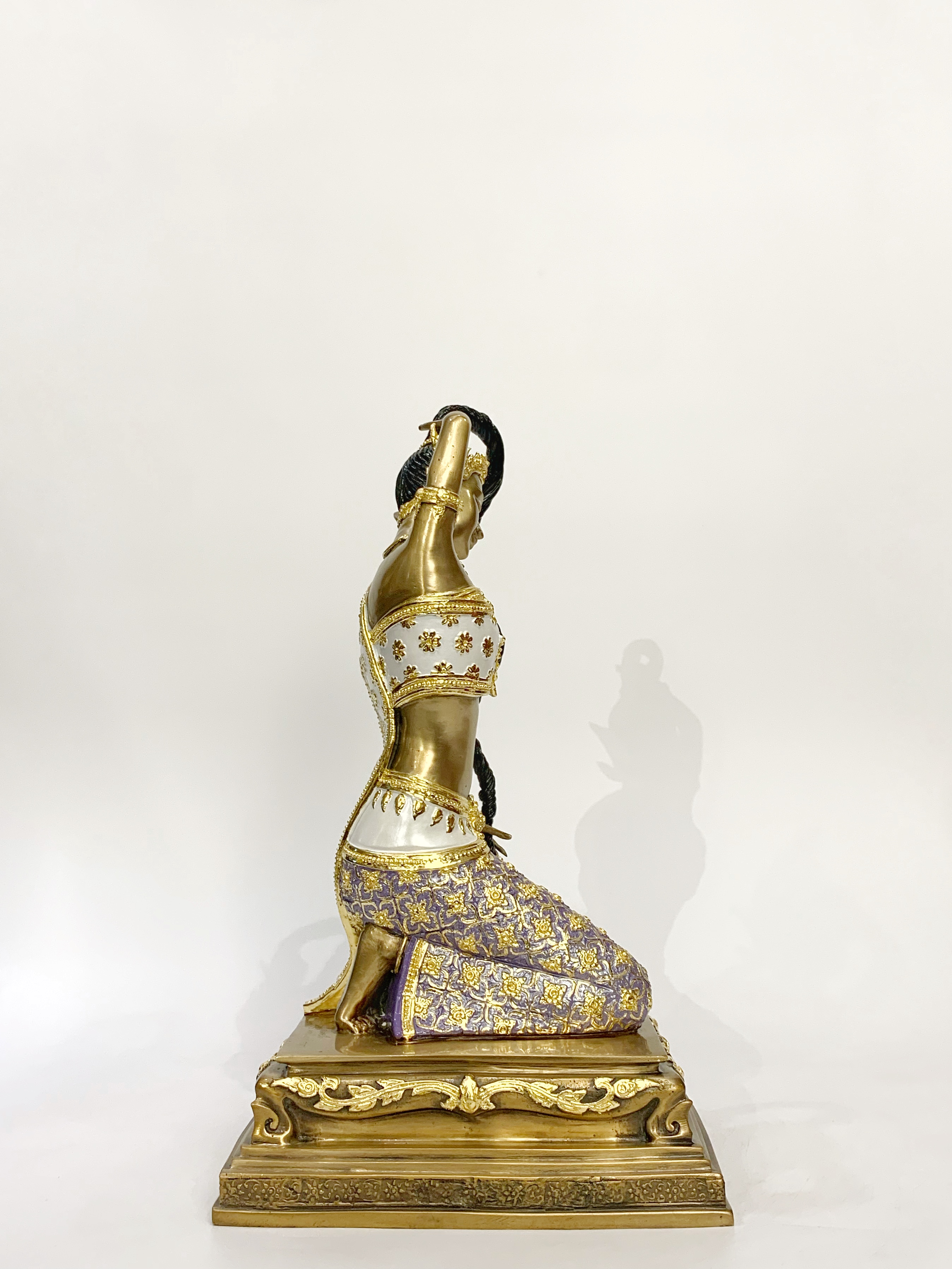 พระแม่ธรณีบีบมวยผม หน้าตัก 9 นิ้ว