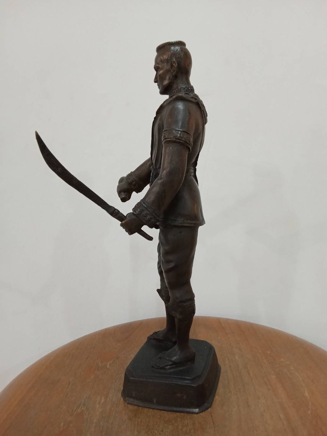 พระนเรศวรมหาราช ยืนหลั่งทักษิโณทก สูง 12 นิ้ว