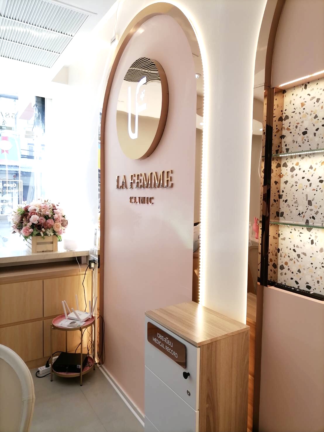 ติดตั้งระบบเสียงในคลินิค LA FEMME CLINIC สาขาเมืองทองธานี
