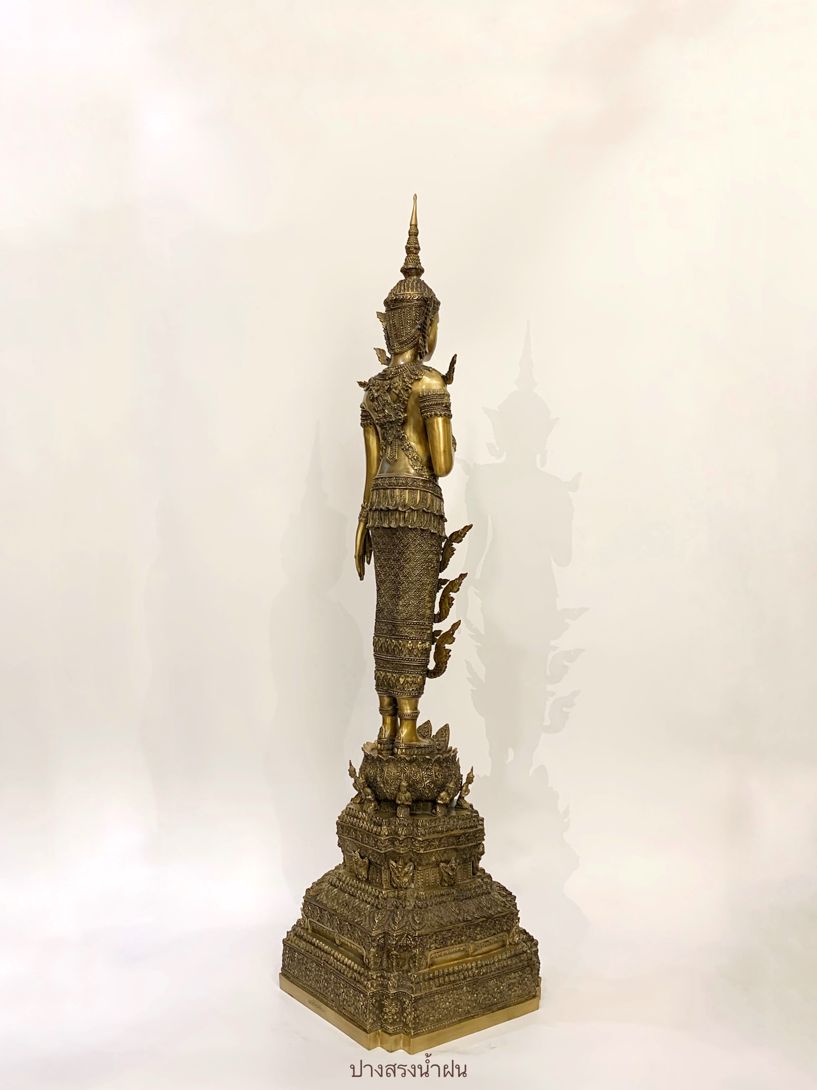 พระพุทธรูป ปางสรงน้ำฝน ทรงเครื่องจักรพรรดิ์ หน้าตัก 9 นิ้ว