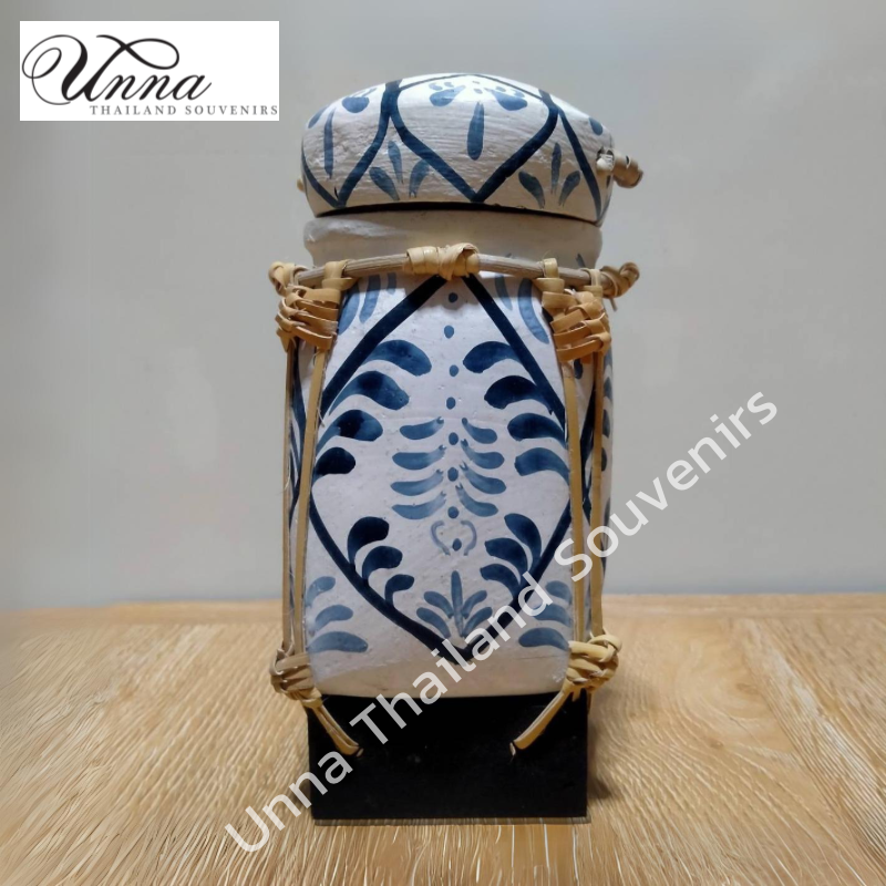กระติบล้านนา ลายดอกไม้ สีฟ้าขาว กระติ๊บล้านนา ทำจากไม้ไผ่ และหวาย handmade Lanna art kratip 3x7”