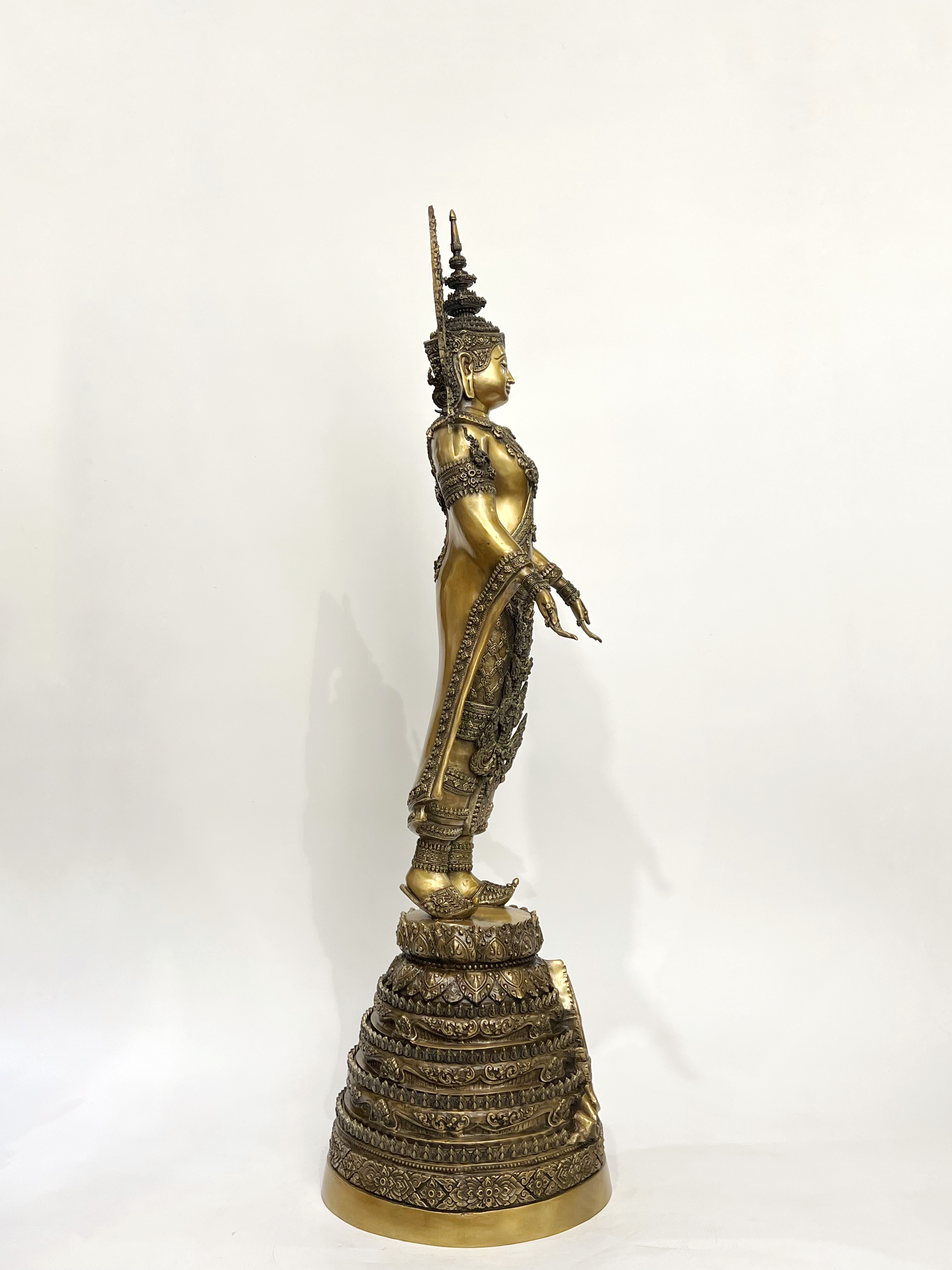 พระพุทธมหาจักรพรรดิ ปางเปิดโลก สูง 32 นิ้ว