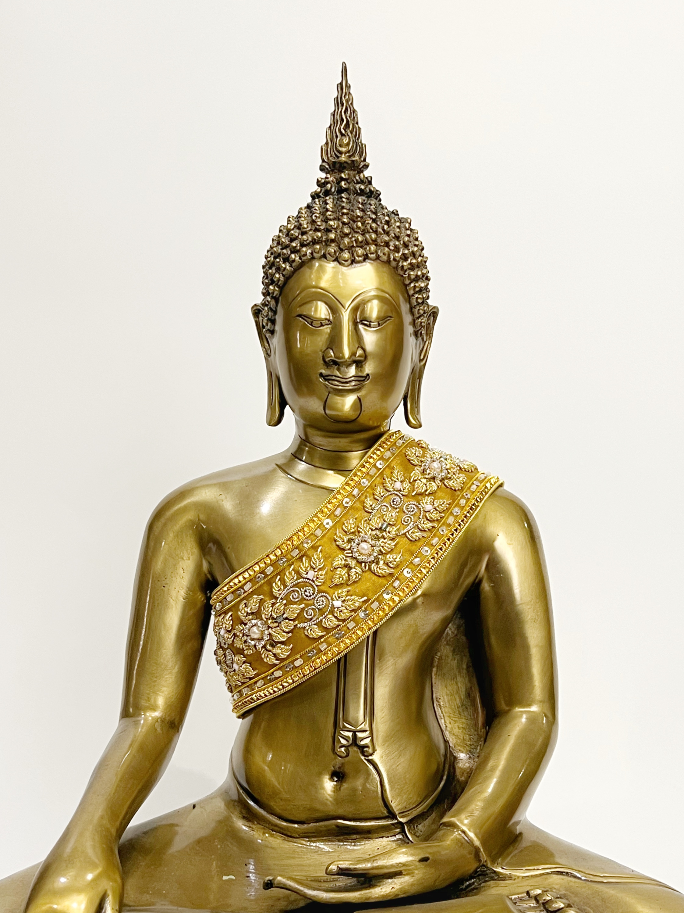 สังฆาฏิปักดิ้นทอง สำหรับพระพุทธรูปขนาดหน้าตัก 9 นิ้ว