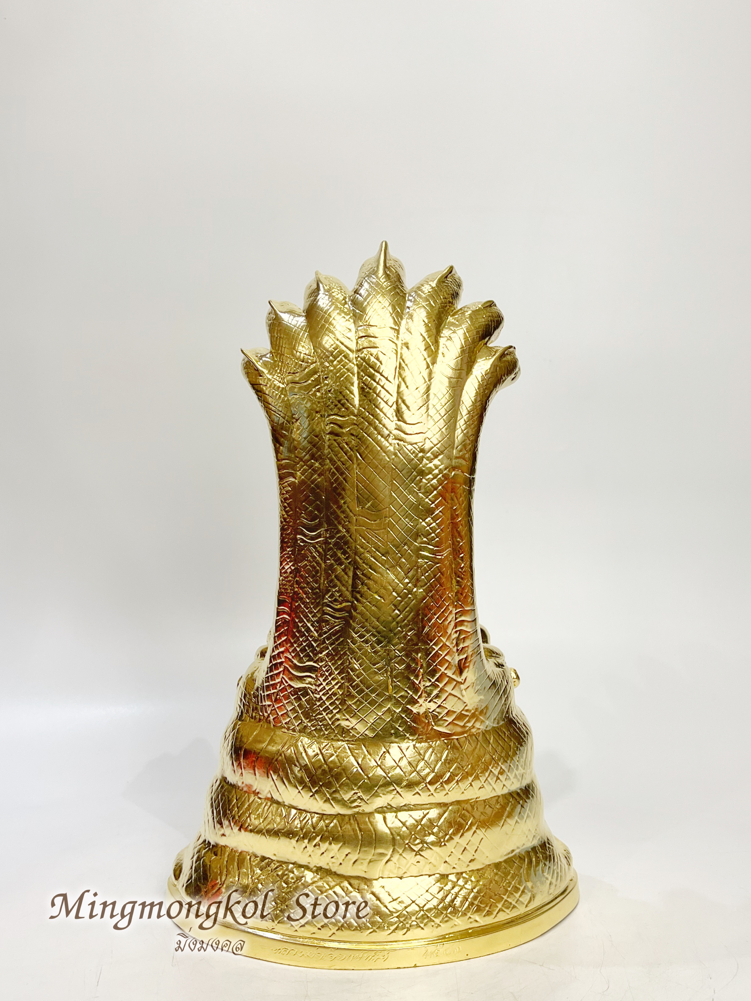 ตัวอย่างงานลงรักปิดทองคำเปลวเต็มองค์