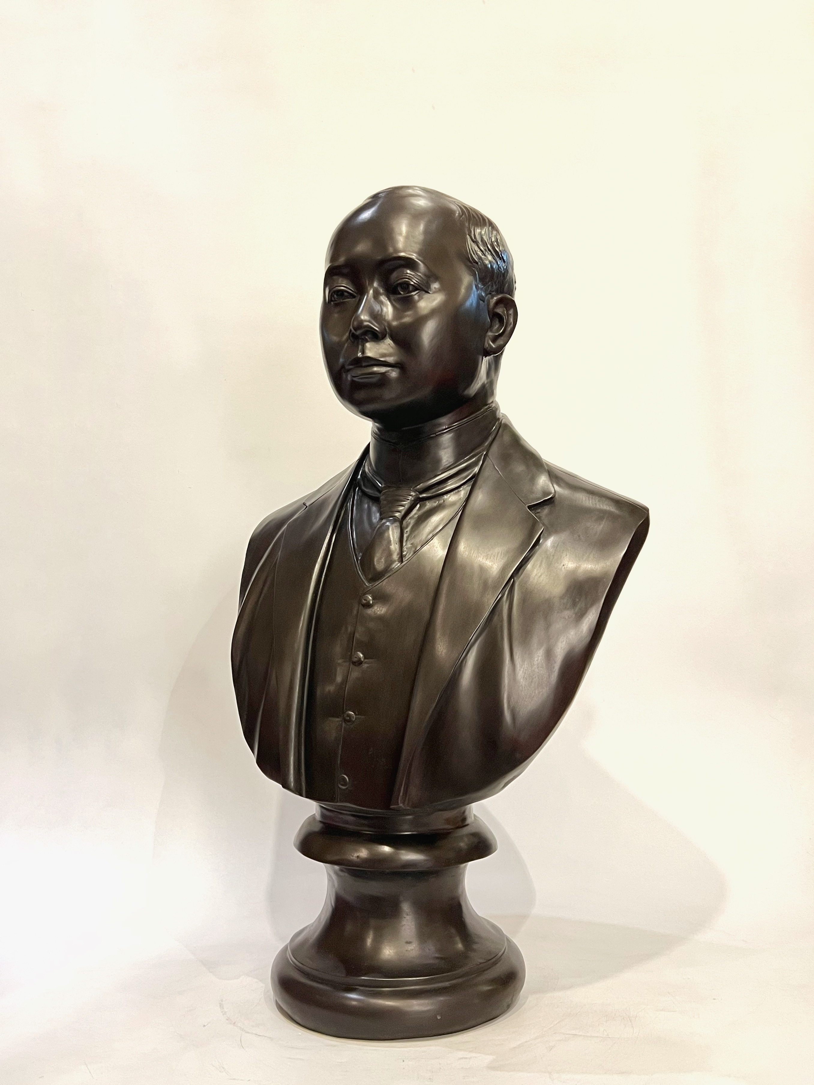 รัชกาลที่ 6 ครึ่งพระองค์ (ขนาดเท่าจริง)