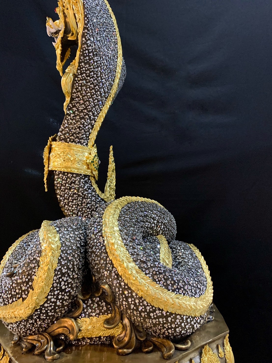 พญานาค สูง 159 cm.