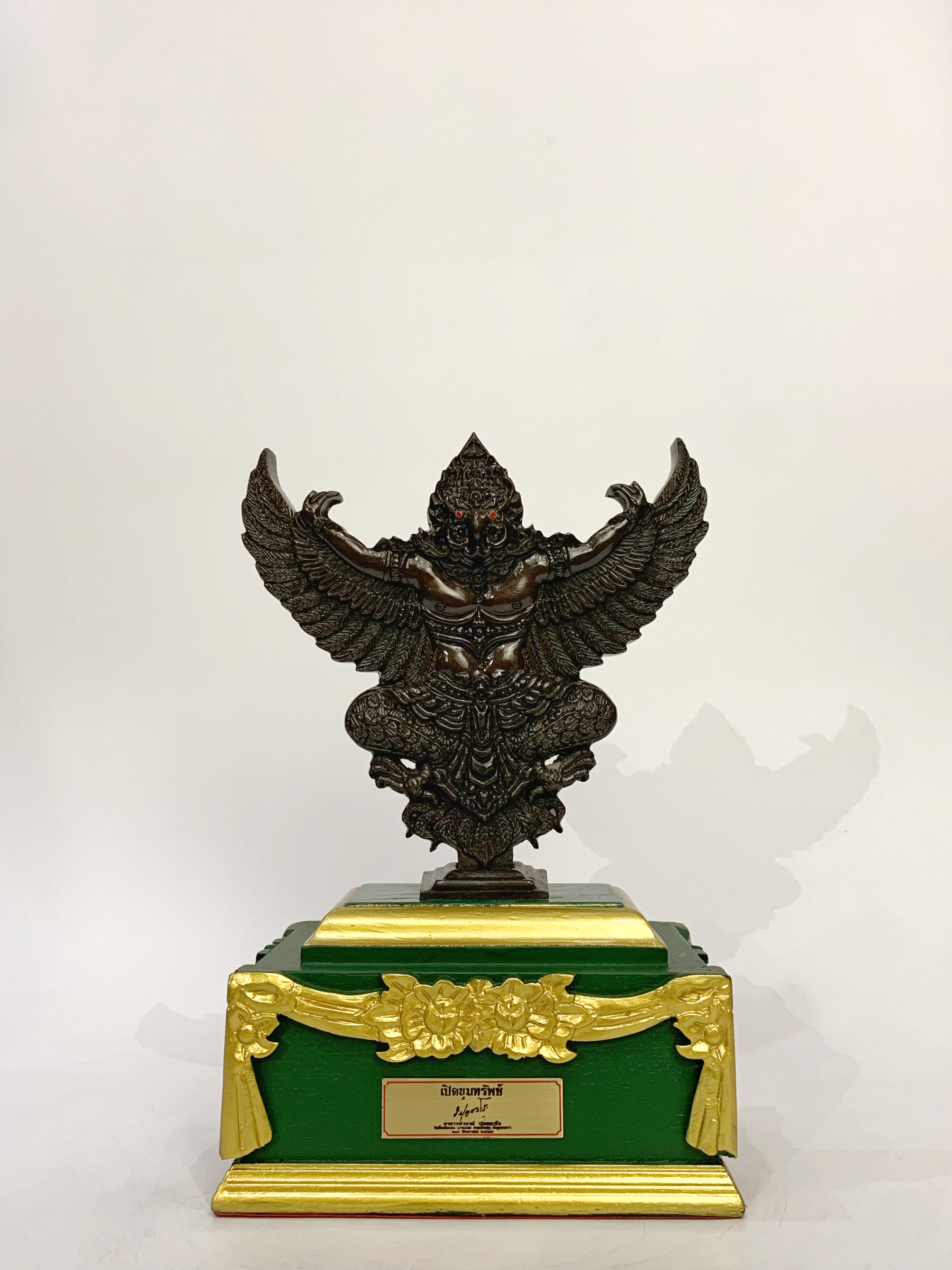 พญาครุฑองค์บูชา รุ่น เปิดขุมทรัพย์