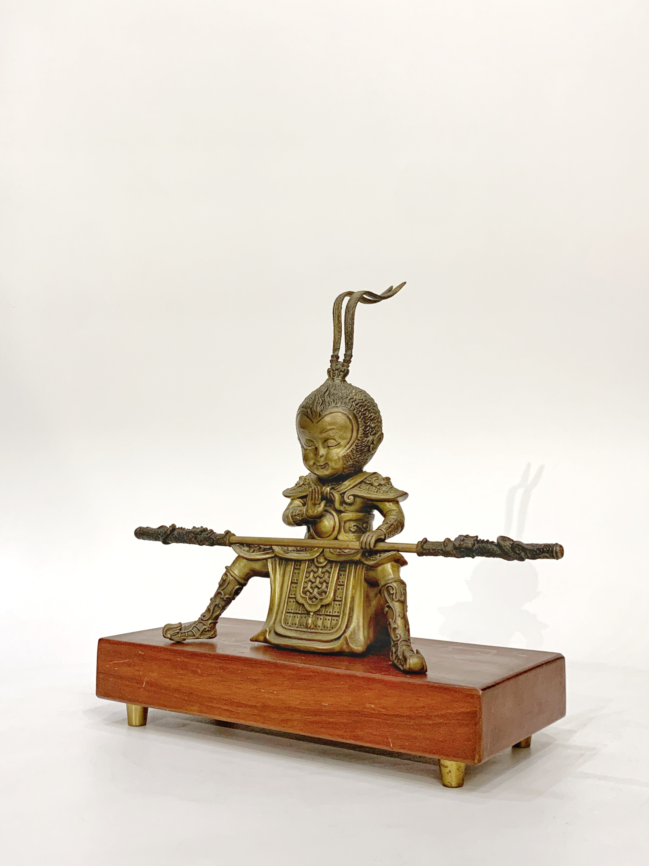 เห้งเจีย นั่งเก้าอี้ หน้าตัก 2 นิ้ว