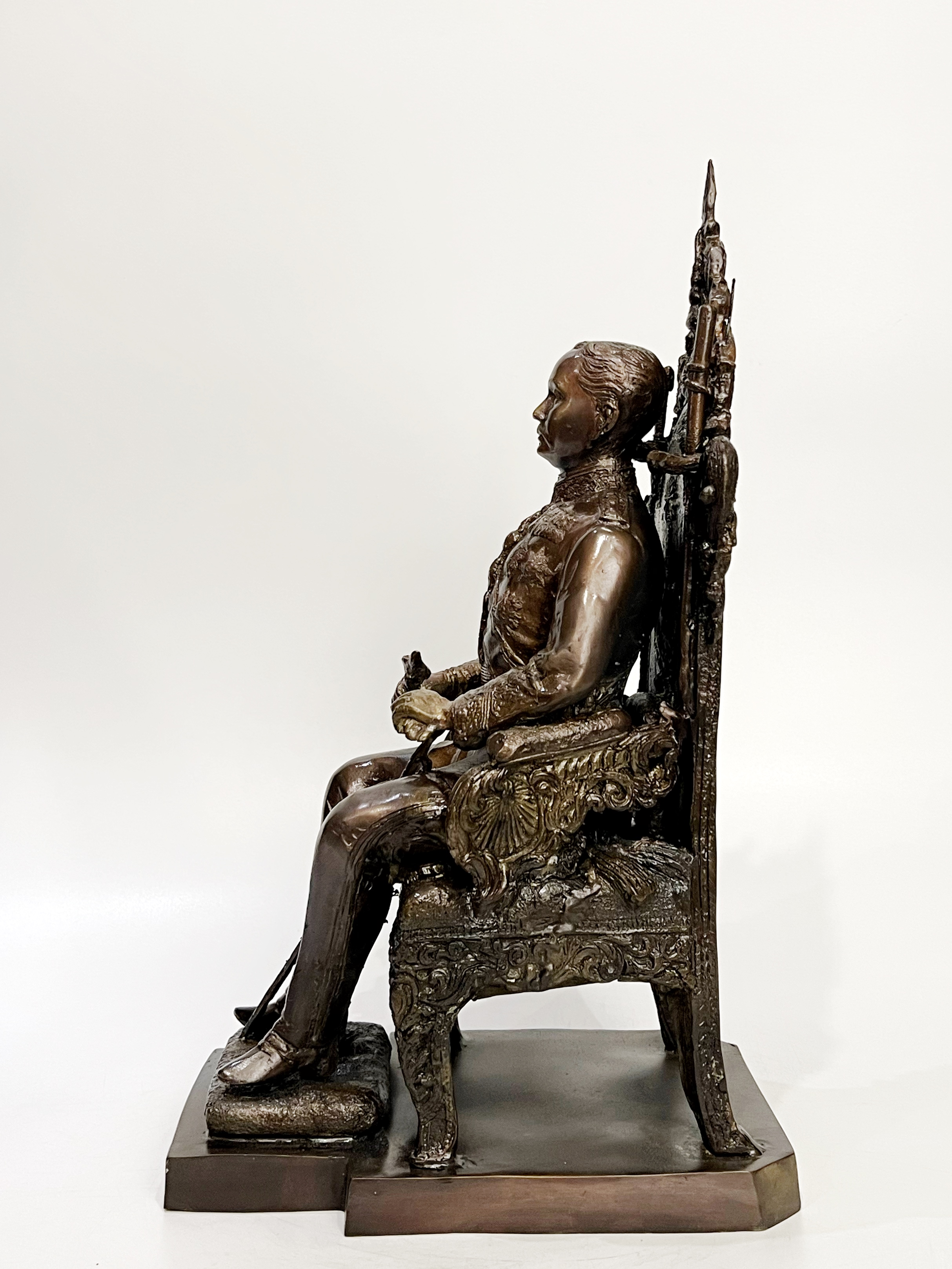 รัชกาลที่ 5 นั่งบัลลังก์ หน้าตัก 9 นิ้ว