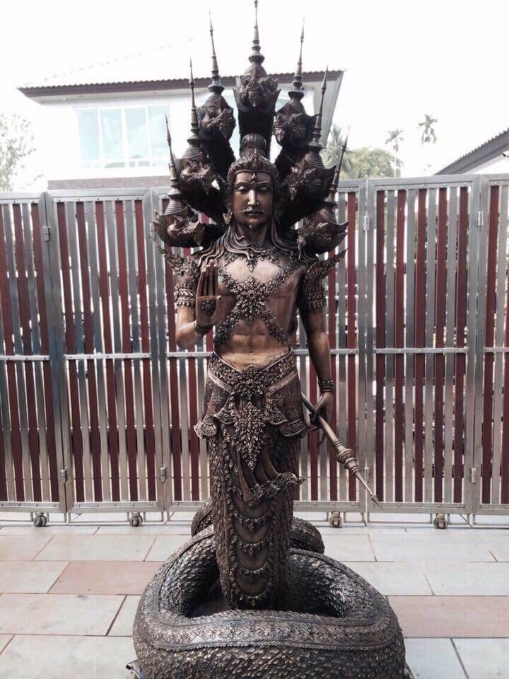 องค์ปู่พญานาคราช ปรกนาค 7 เศียร (สูง 2.85 เมตร)