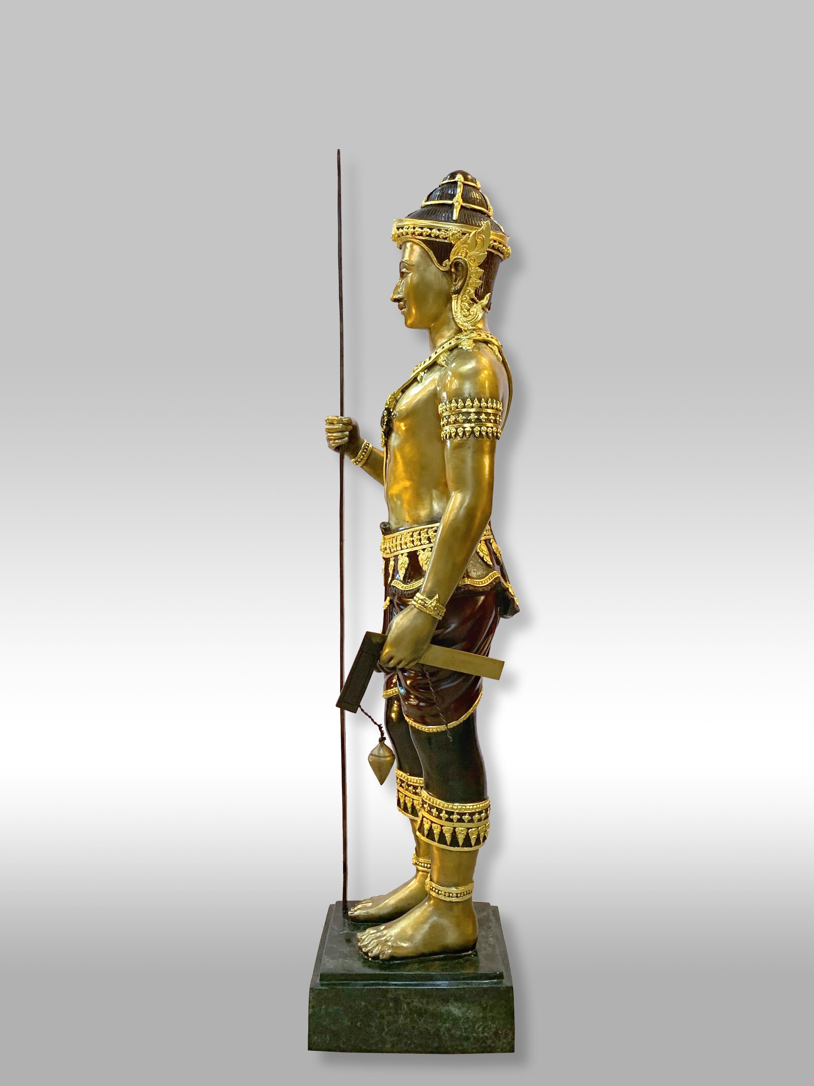 พระวิษณุกรรม หน้าตัก 16 นิ้ว (ถือไม้หลา)