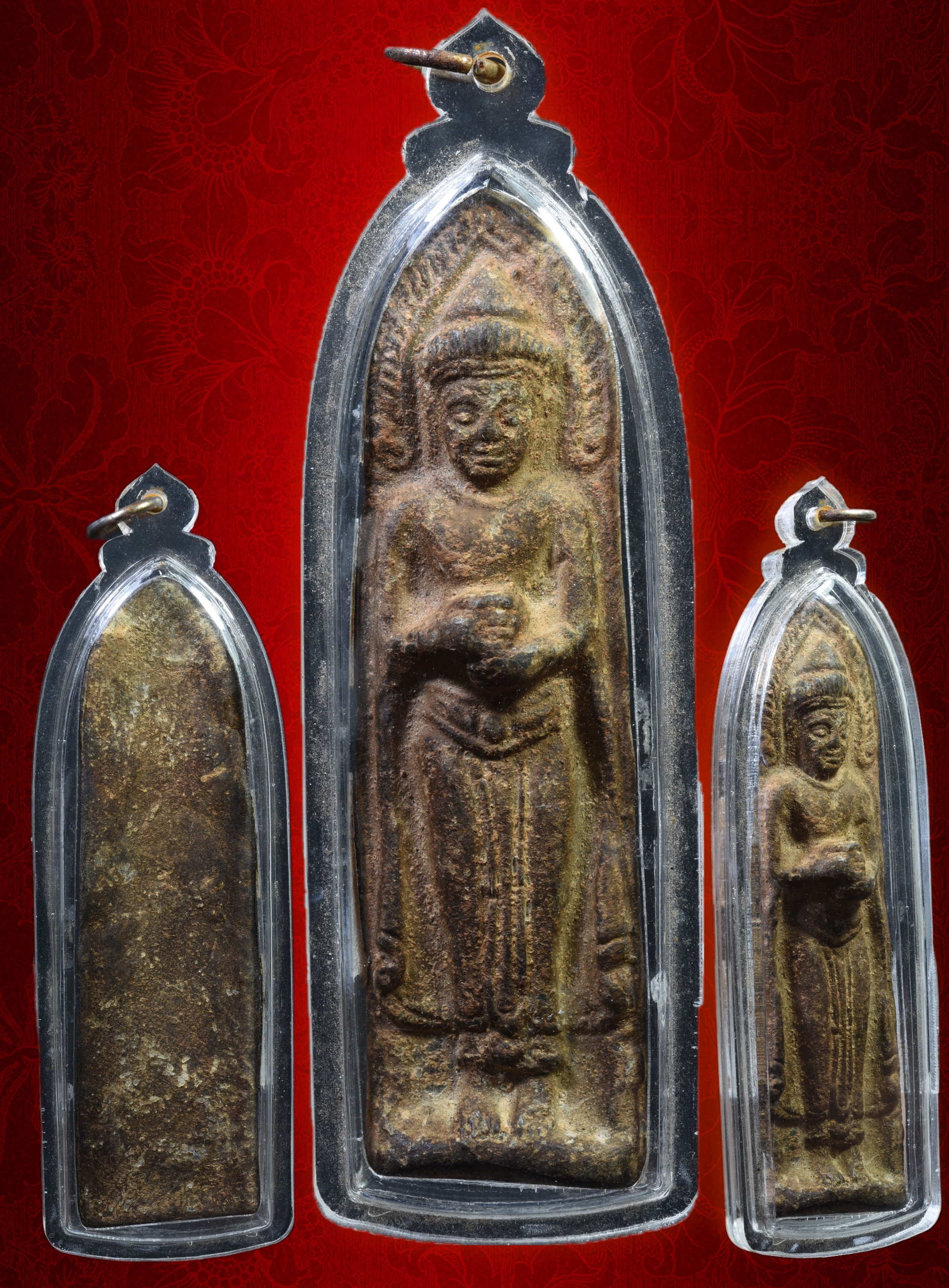 พระร่วงยืนอุ้มบาตร เนื้อชินตะกั่วสนิมแดง พร้อมเลี่ยม