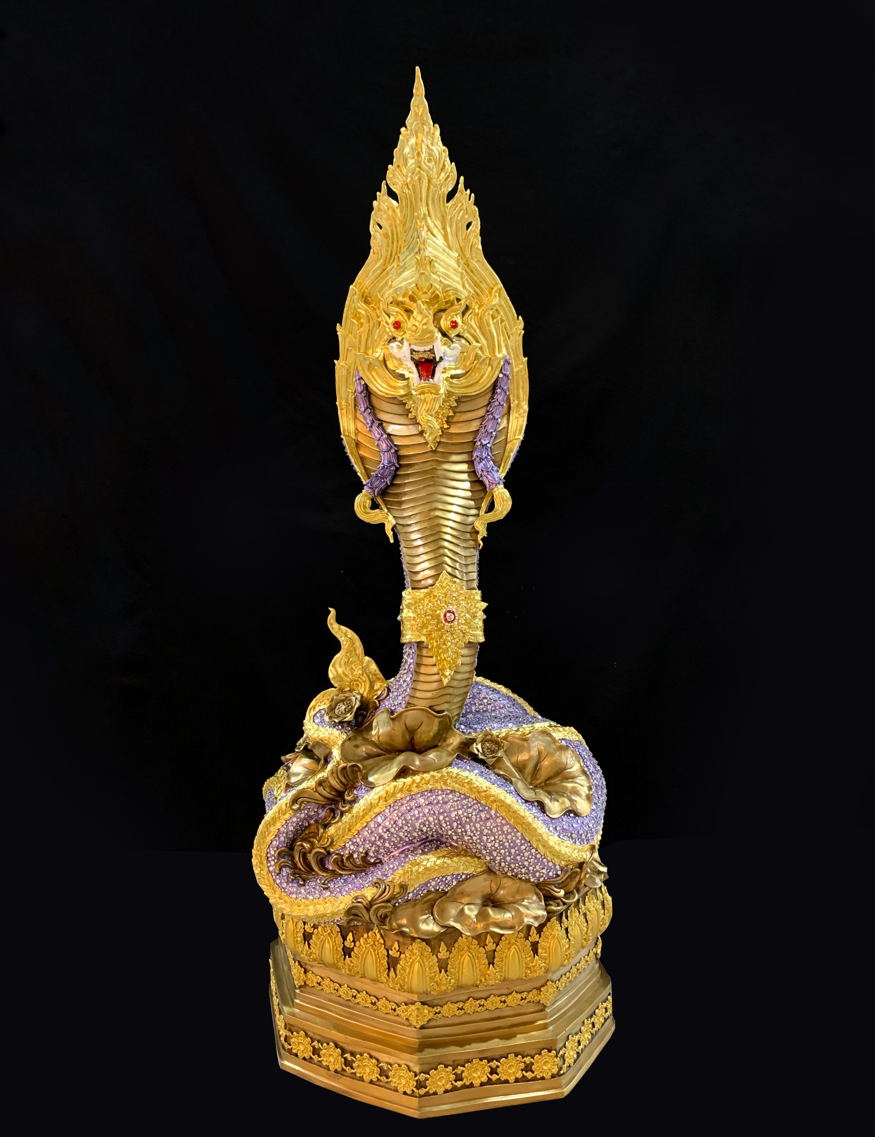 พญานาค สูง 149 cm.